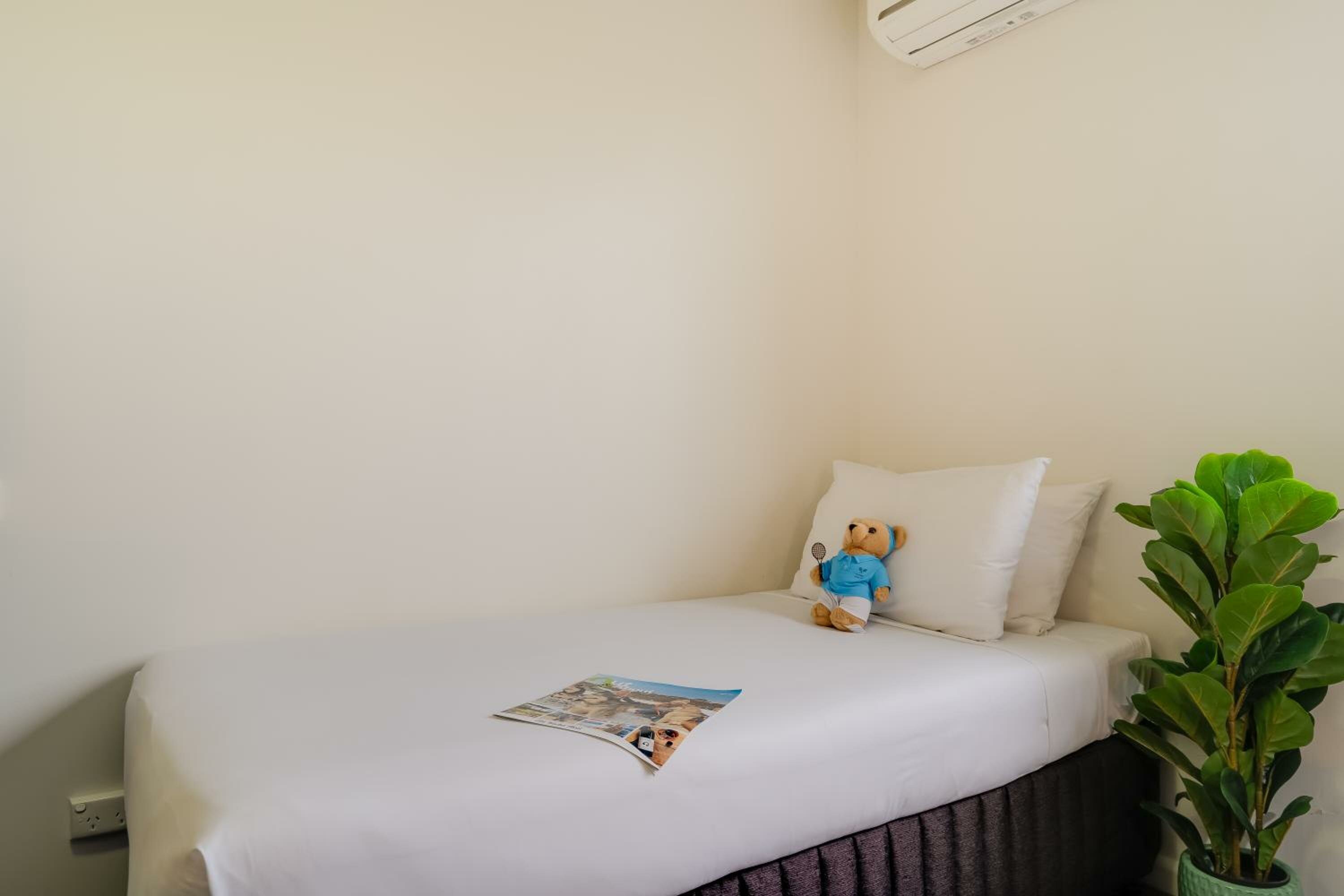 Superior Room with Queen and Twin Beds