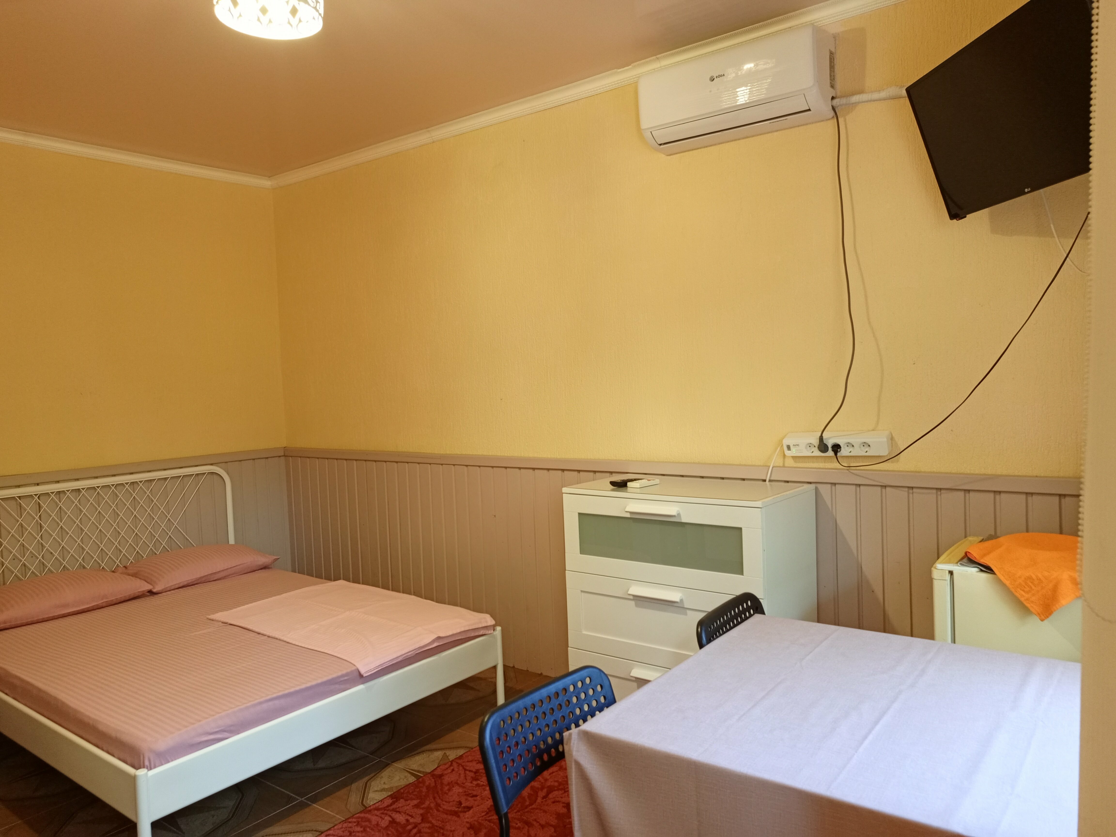 Небольшой двухместный номер с 1 кроватью