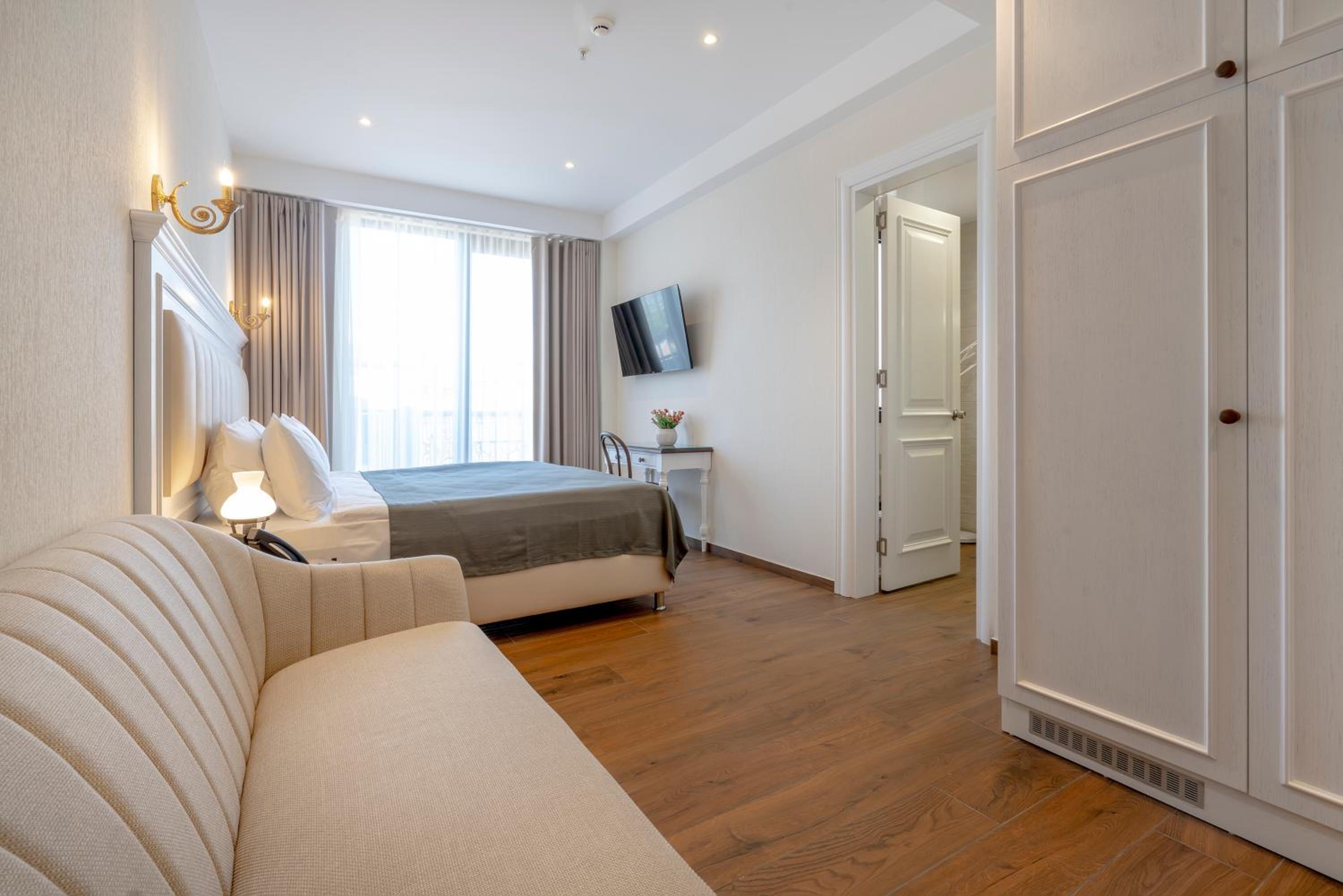 Standard Suite