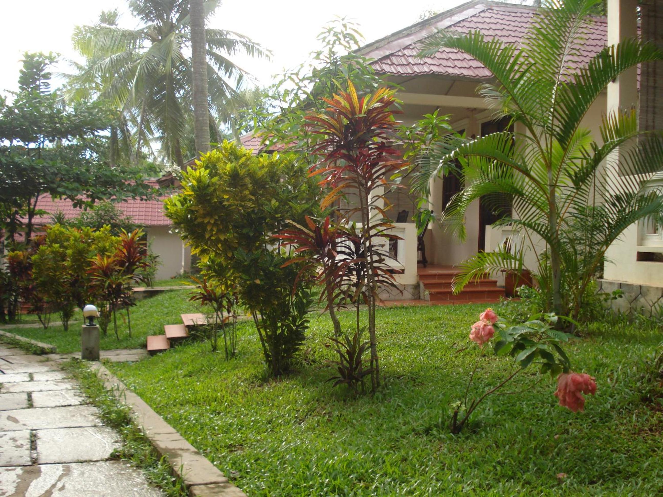 Bungalow with Garden View
