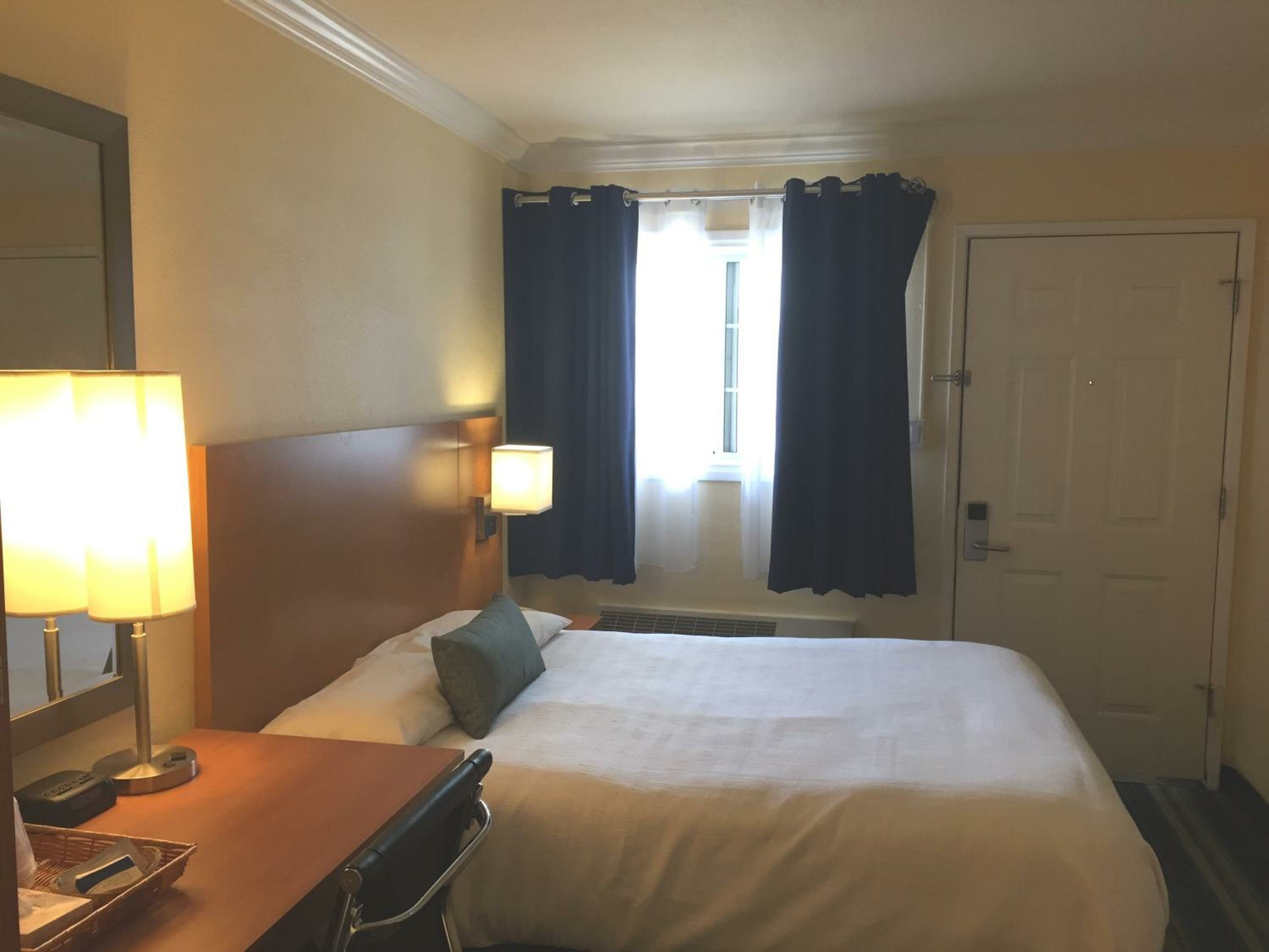  Double room with One Double Bed -Smoking