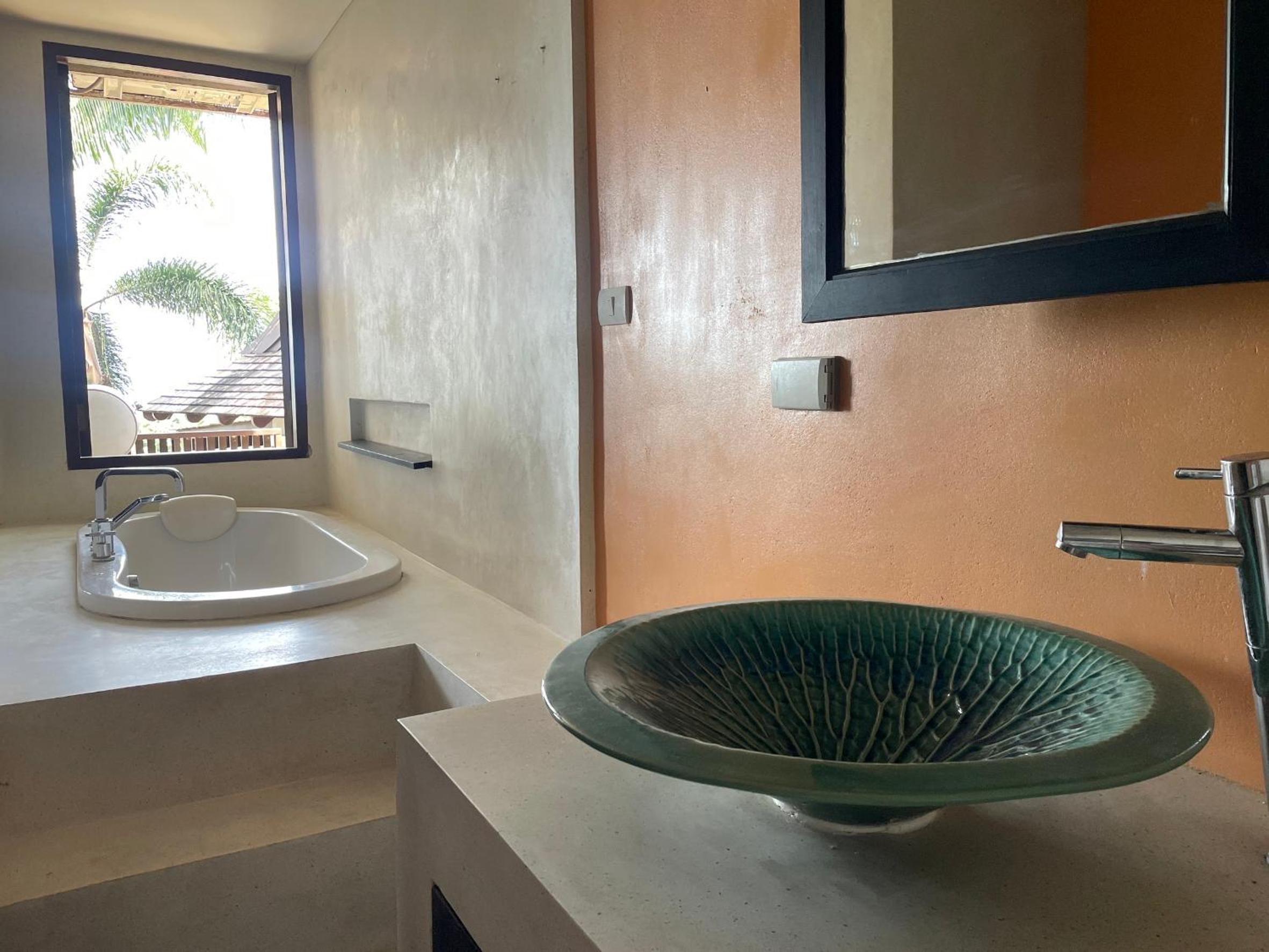 Deluxe King Room with Garden View