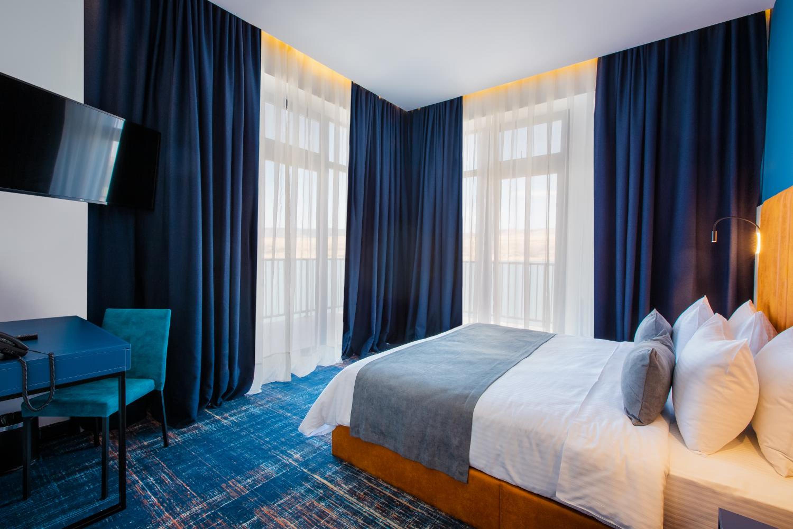 Queen Suite - Forest View