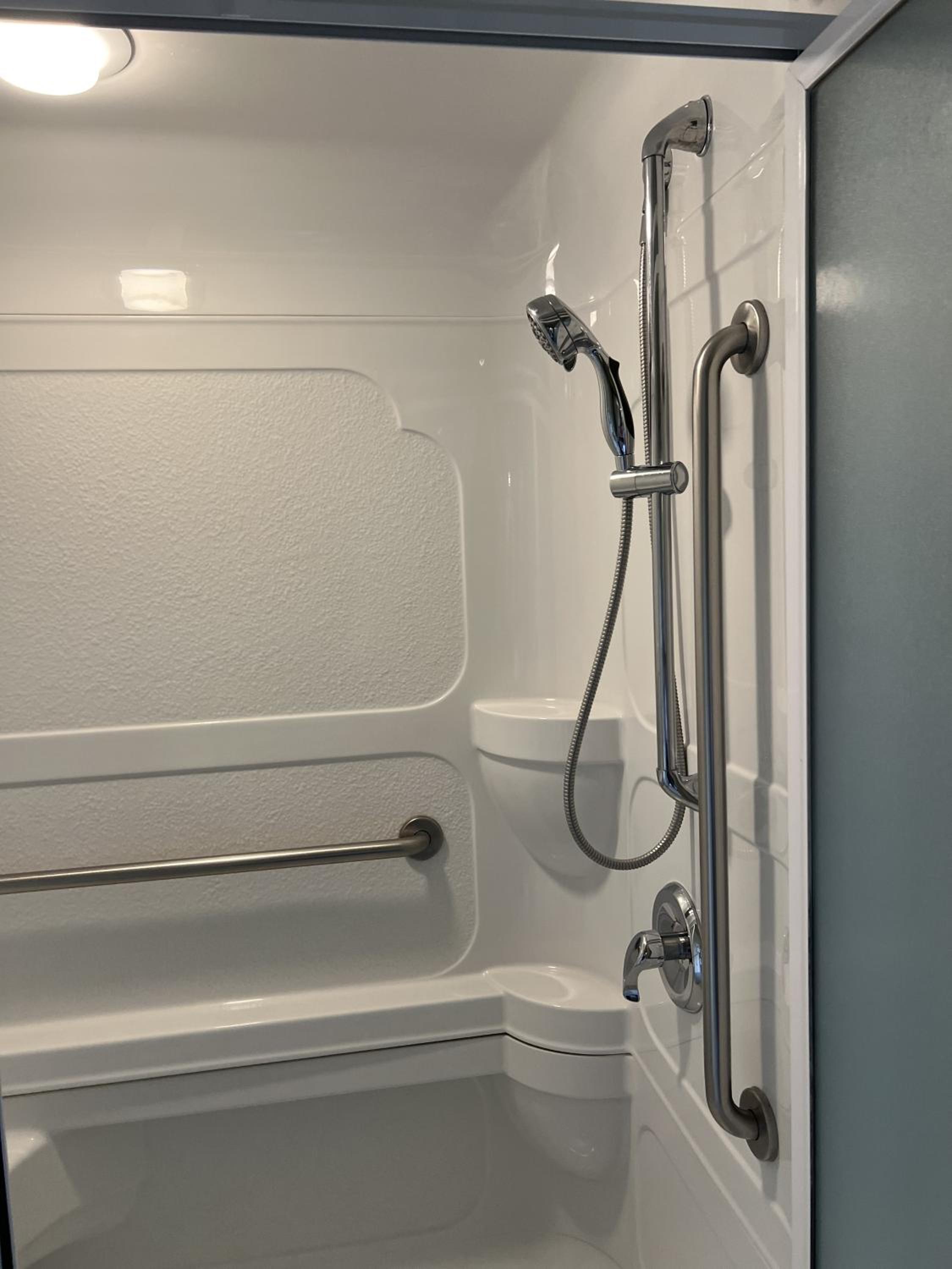 Queen Room - Disability Access