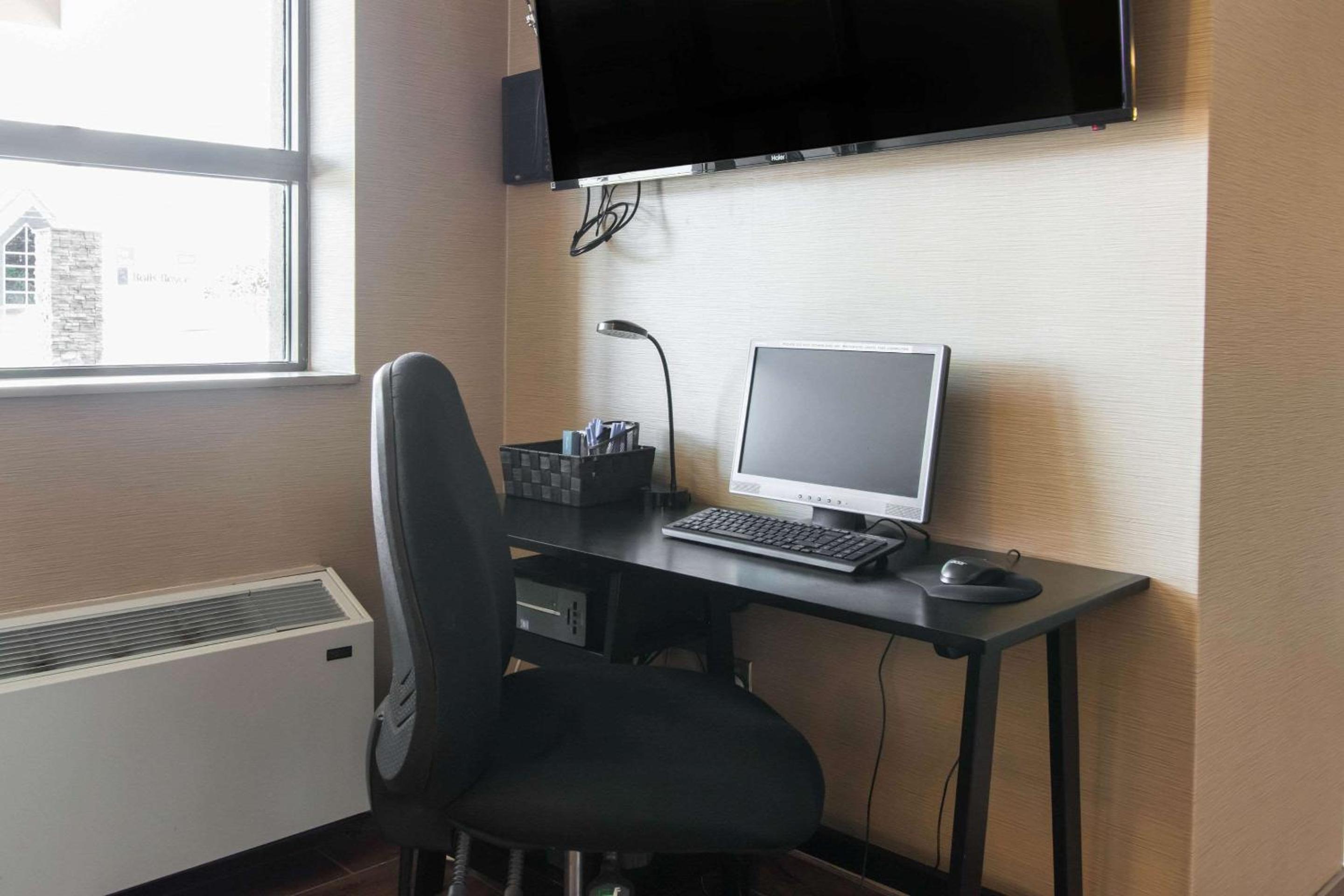 Comfort Care Queen Room - Non-Smoking