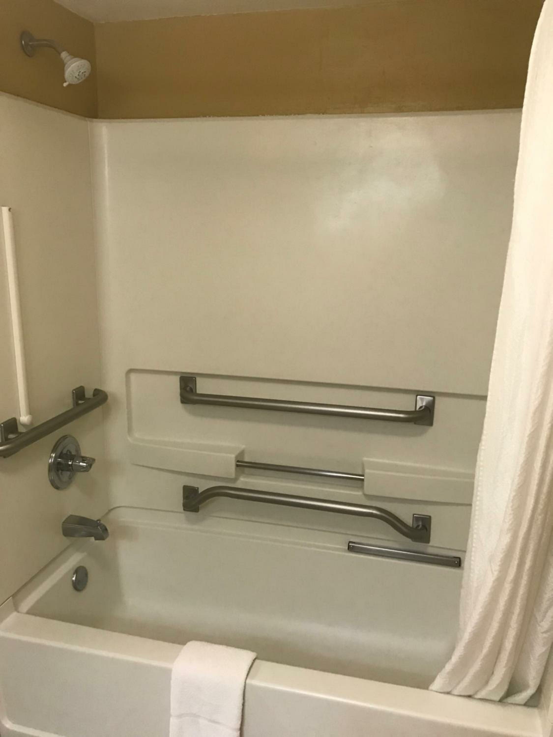 King Studio Suite - Mobility Access/Non-Smoking