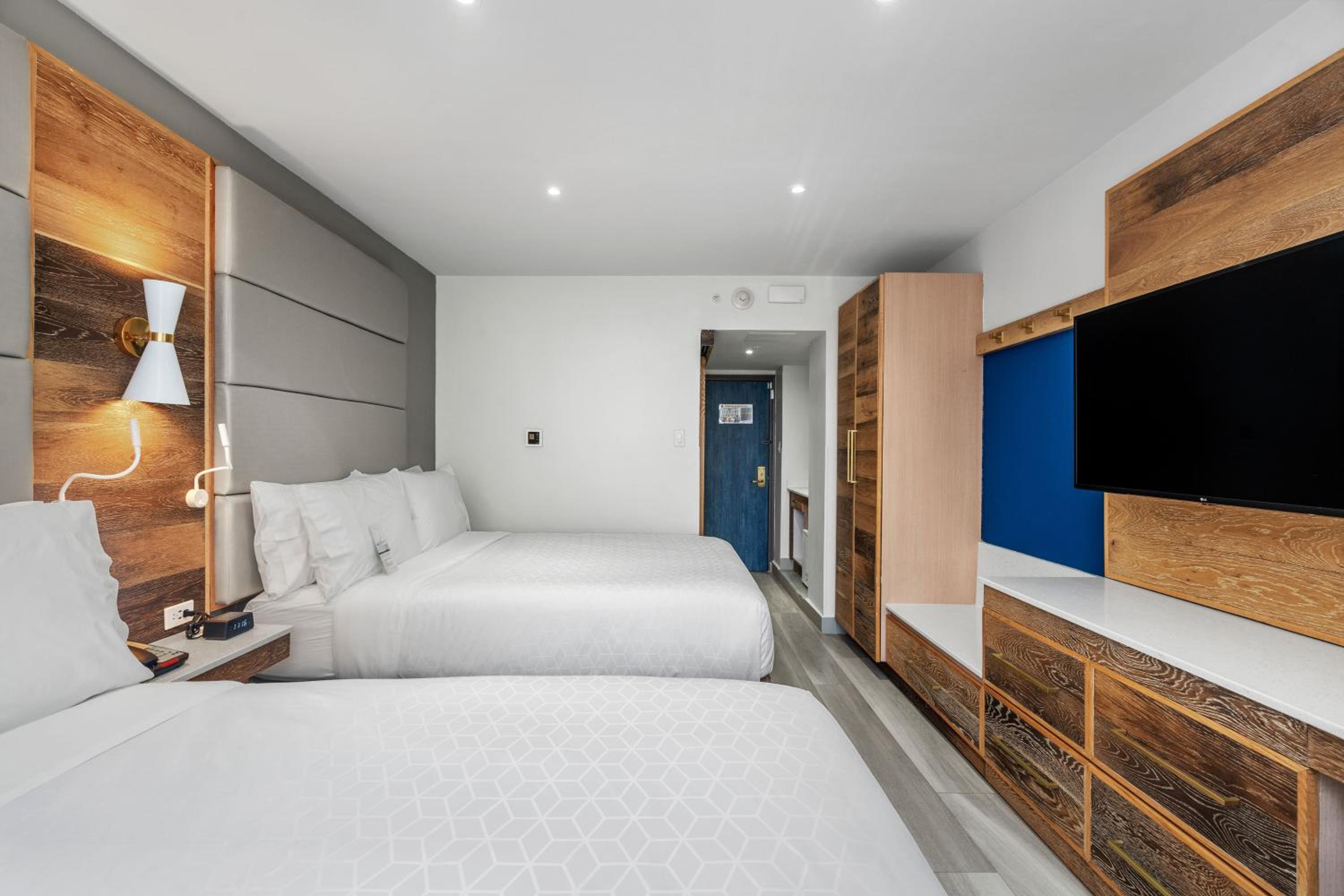 Standard Room with Two Queen Beds