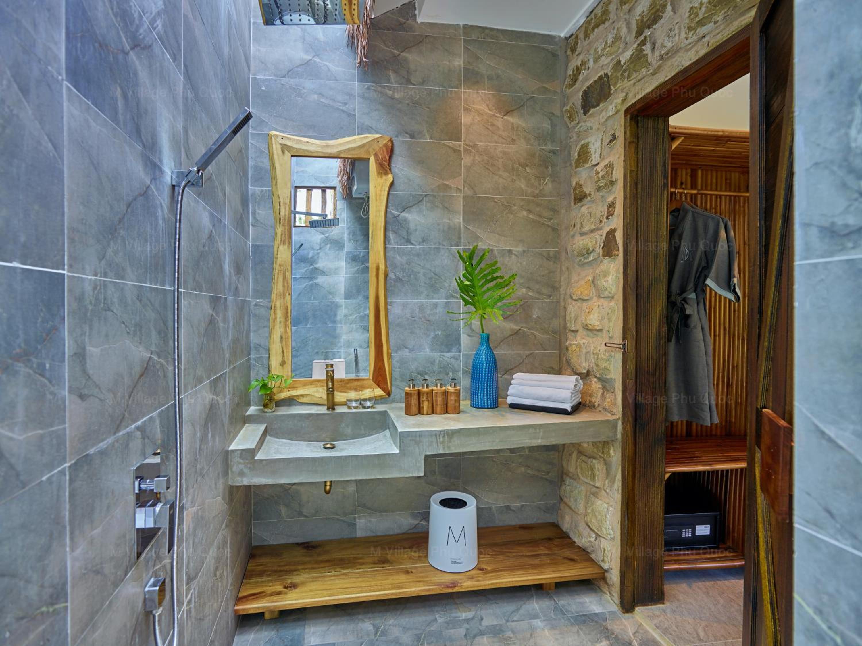 Spacious Garden Twin House