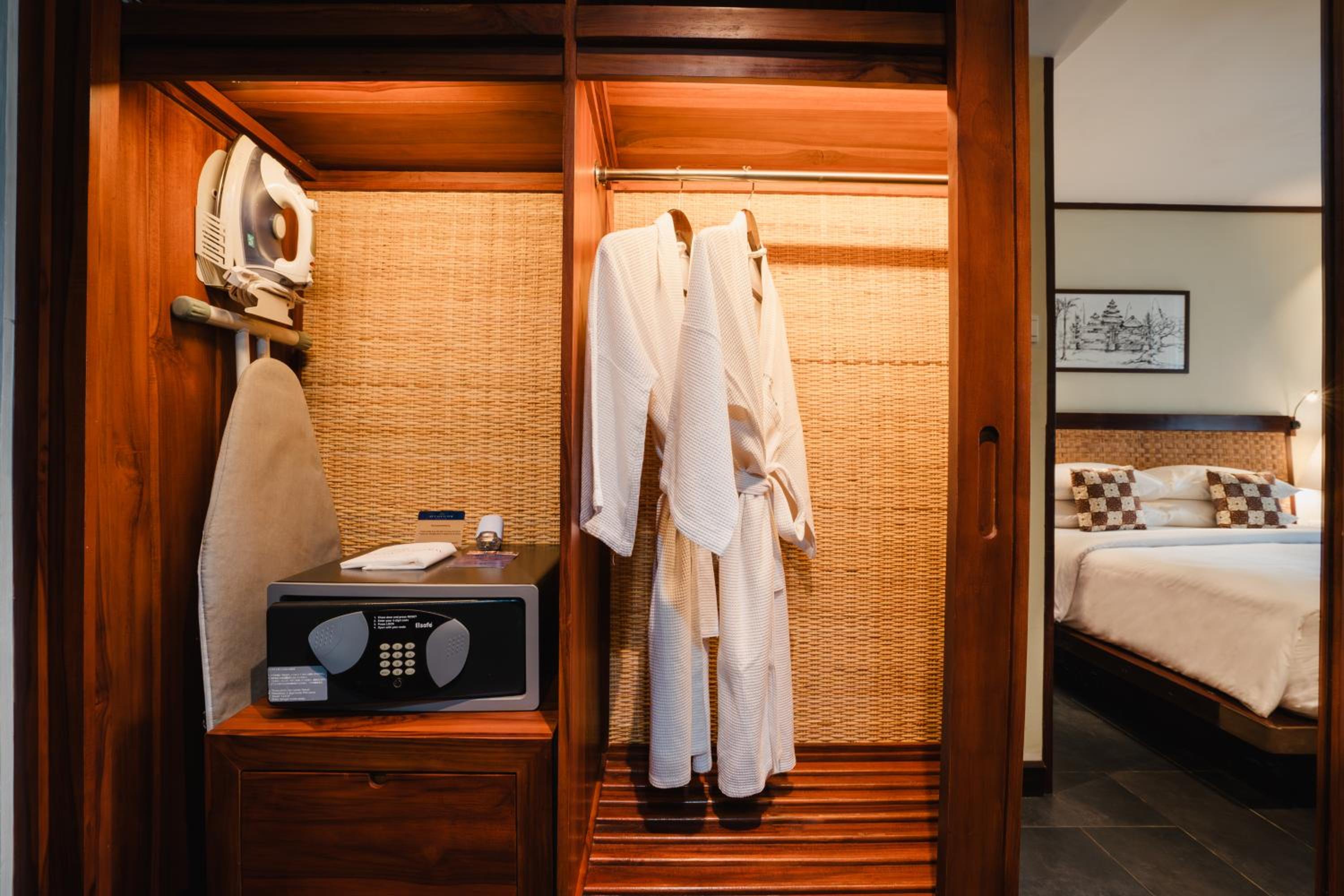 Deluxe Double or Twin Room