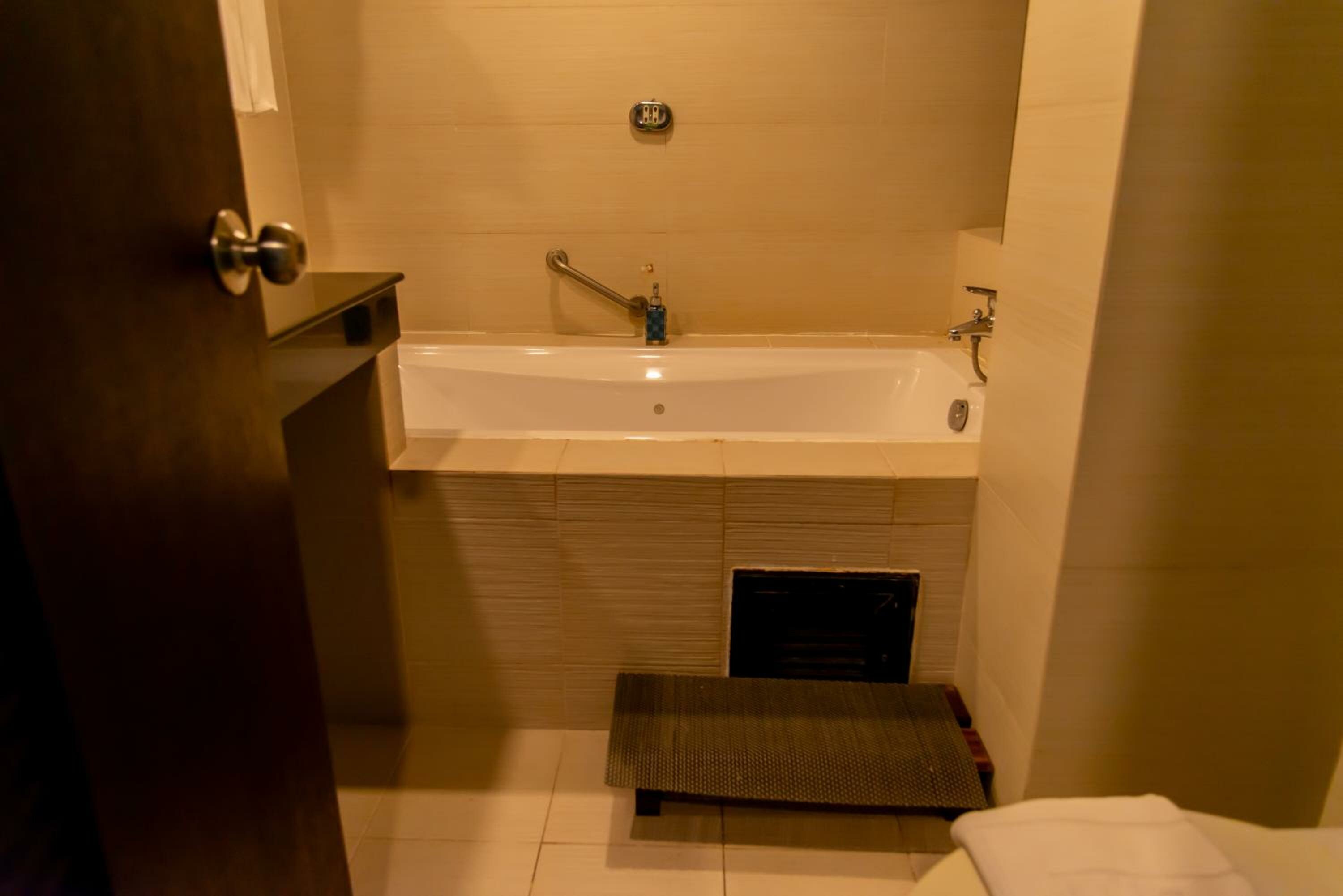 Paradise Double Room - Royal Wing