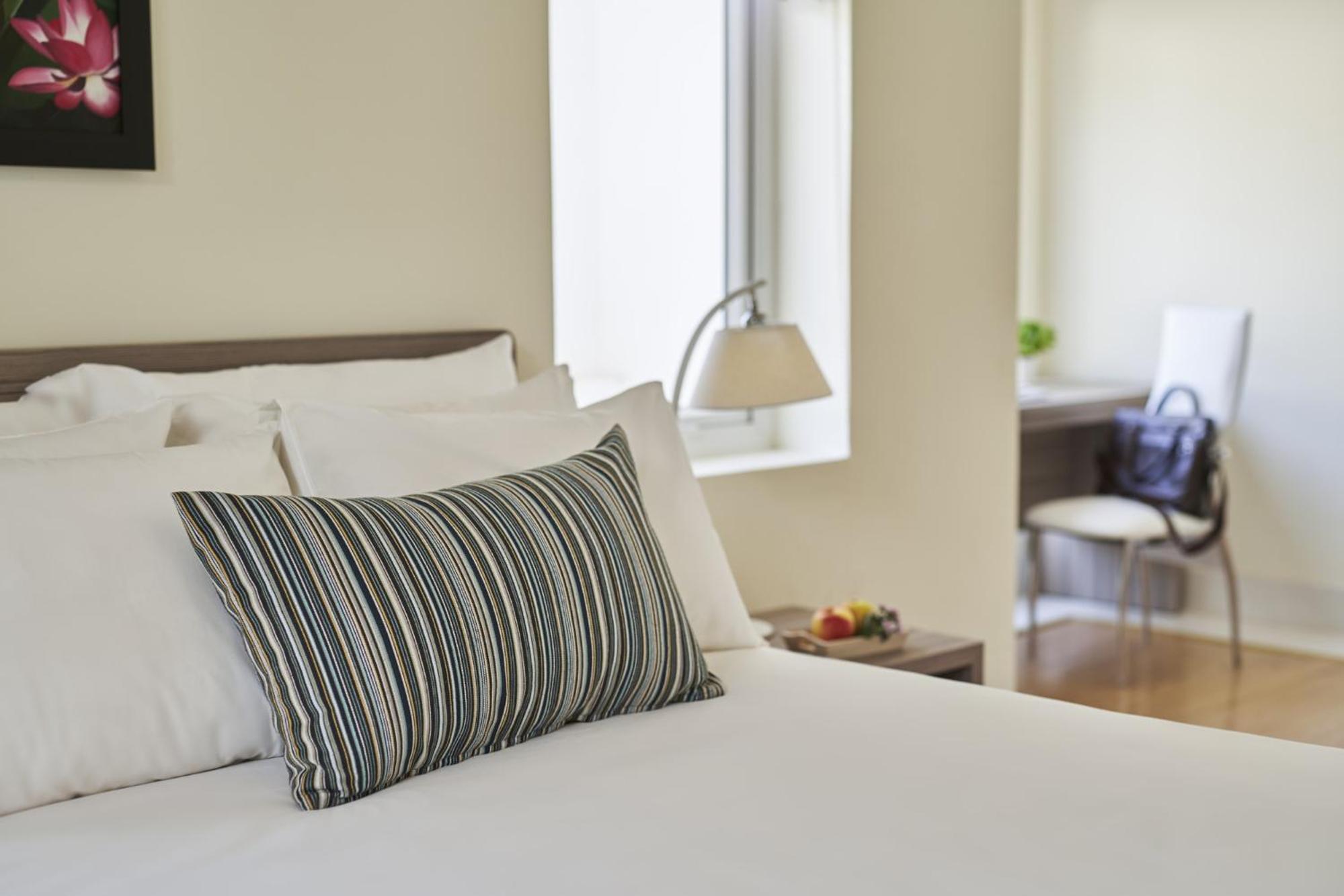 Two-Bedroom Royal Suite with Hill View