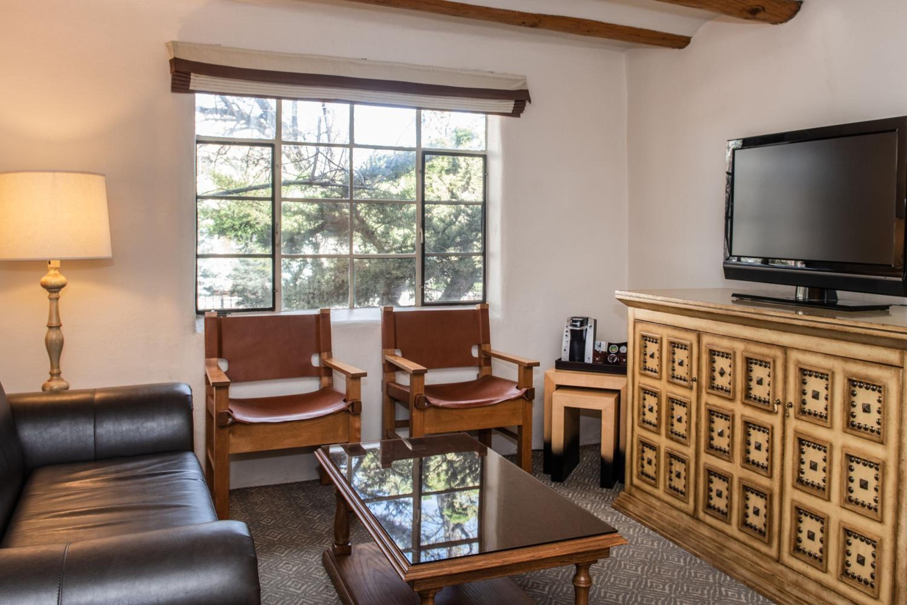 One-Bedroom King Suite