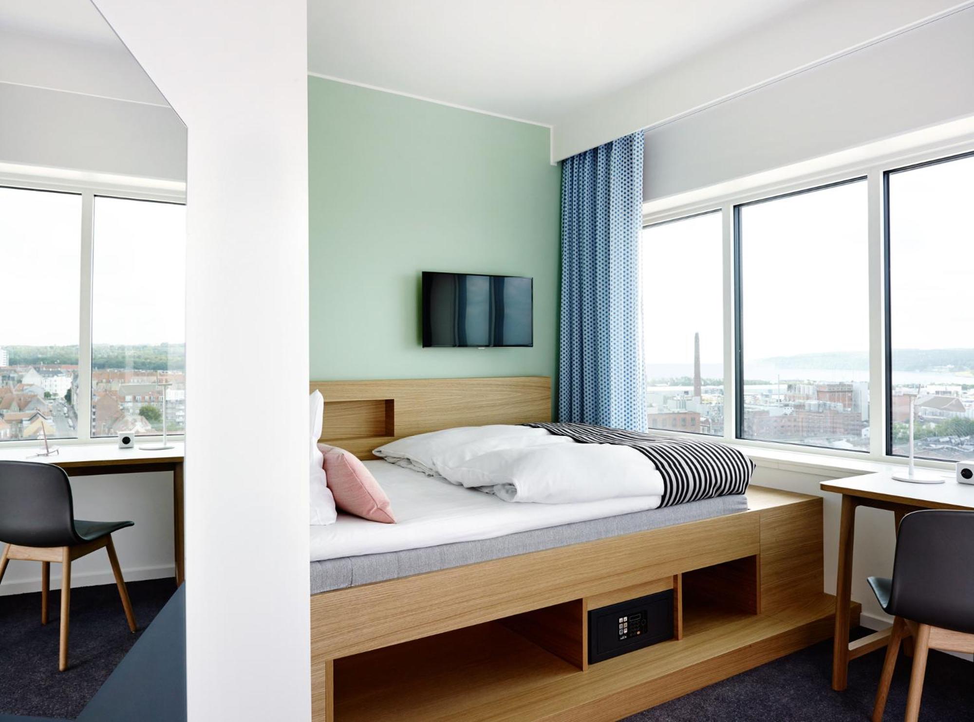 Business Single Room - Non-Smoking