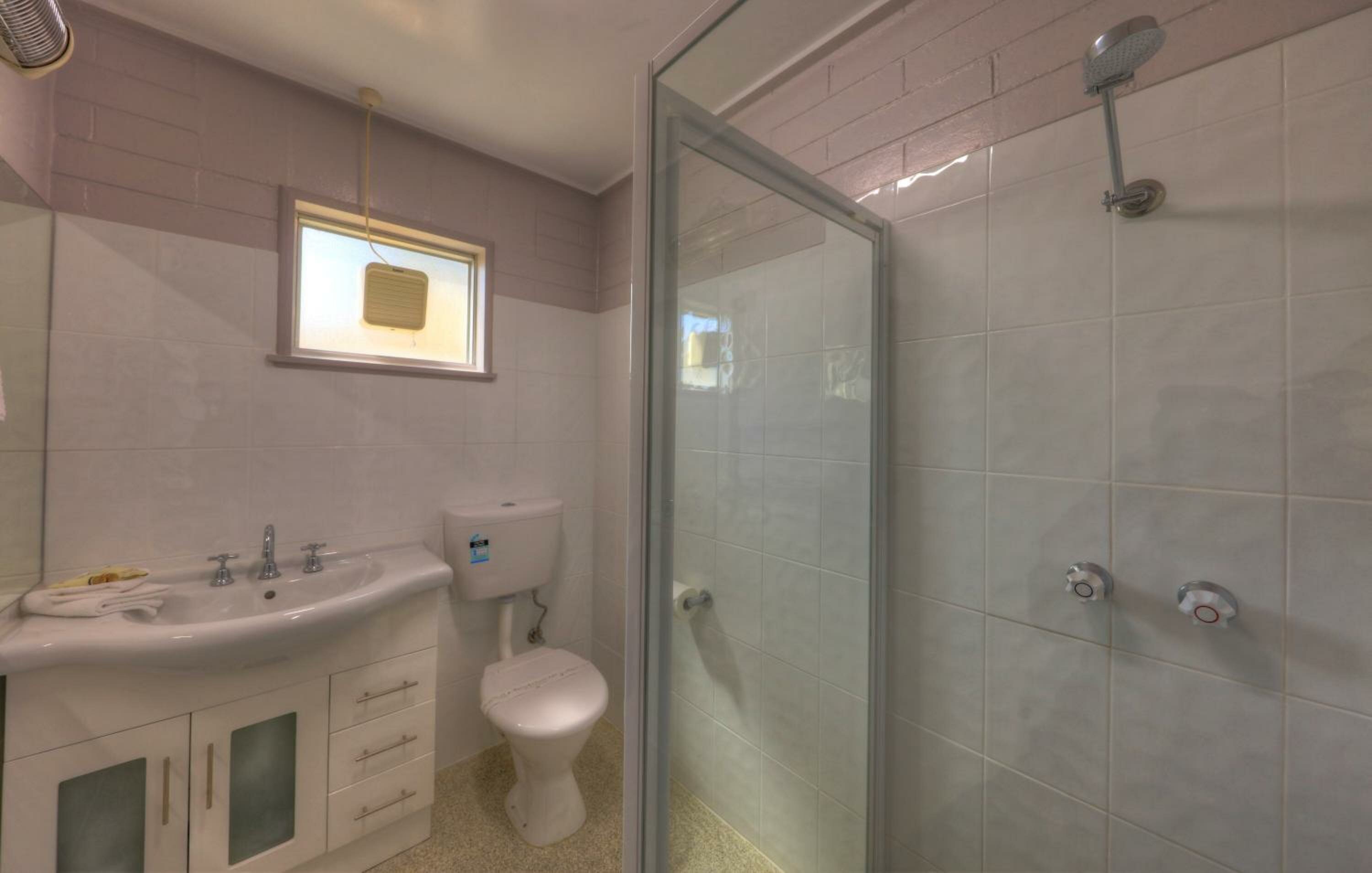 Family Room - Economy Interconnecting