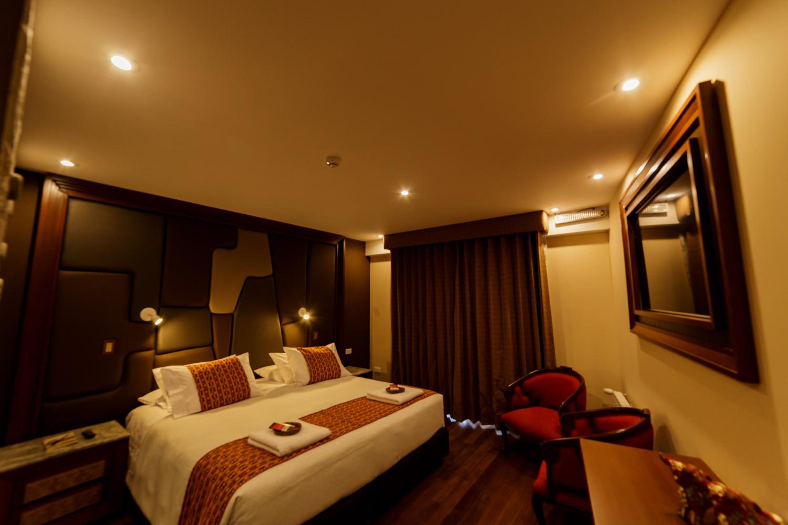 Deluxe Suite with Spa Bath