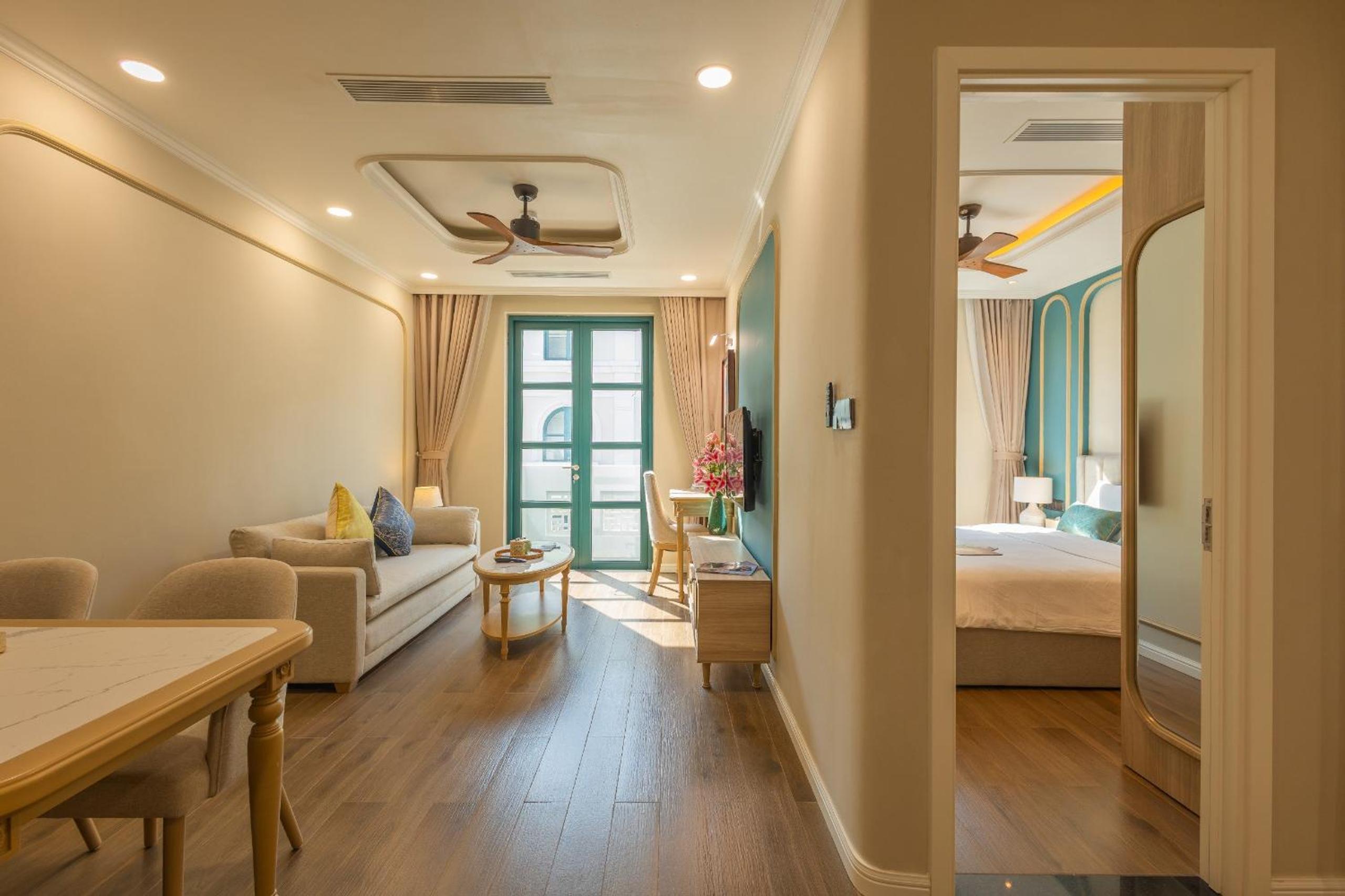 Deluxe Apartment