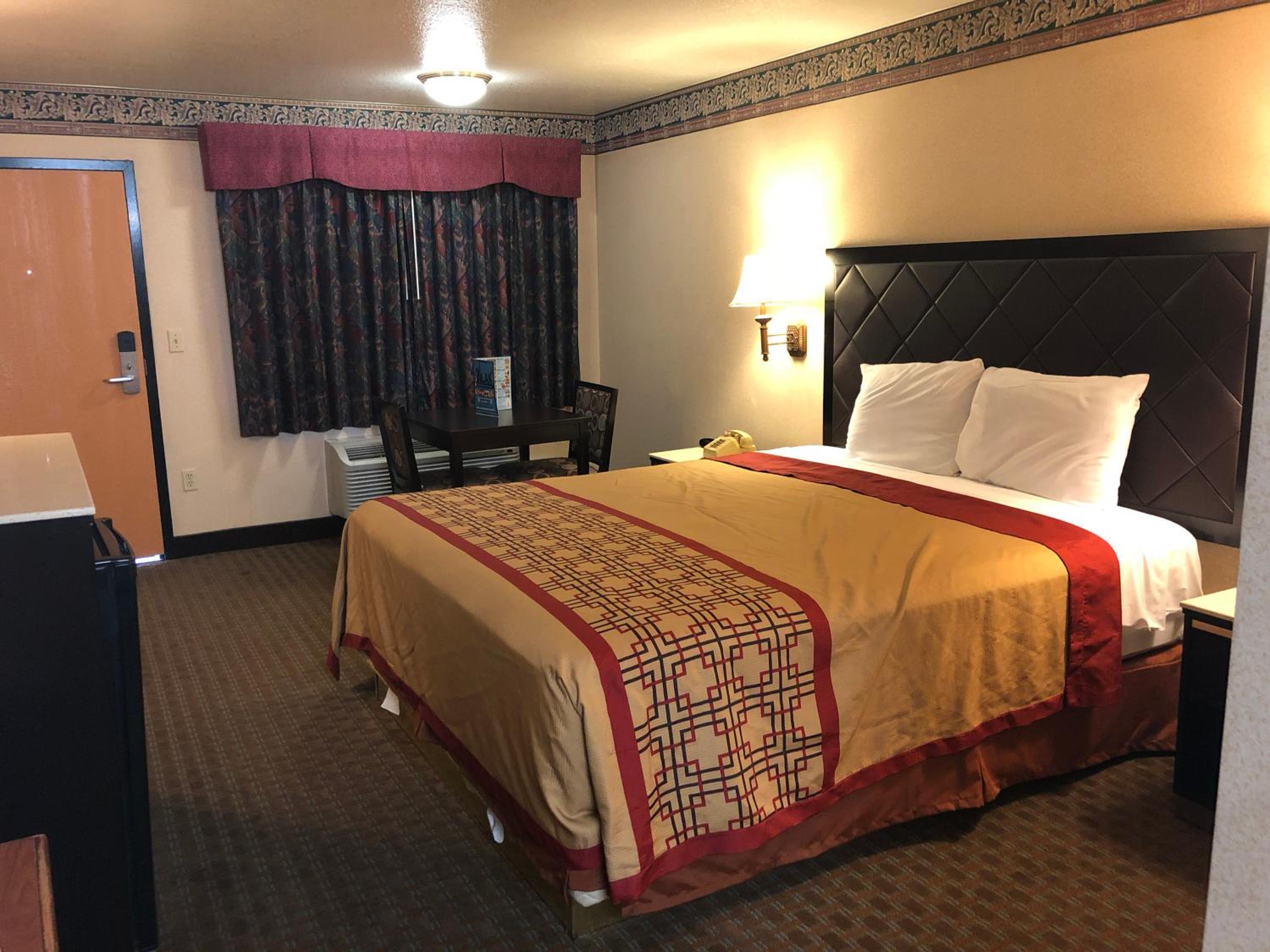 King Room - Non-Smoking