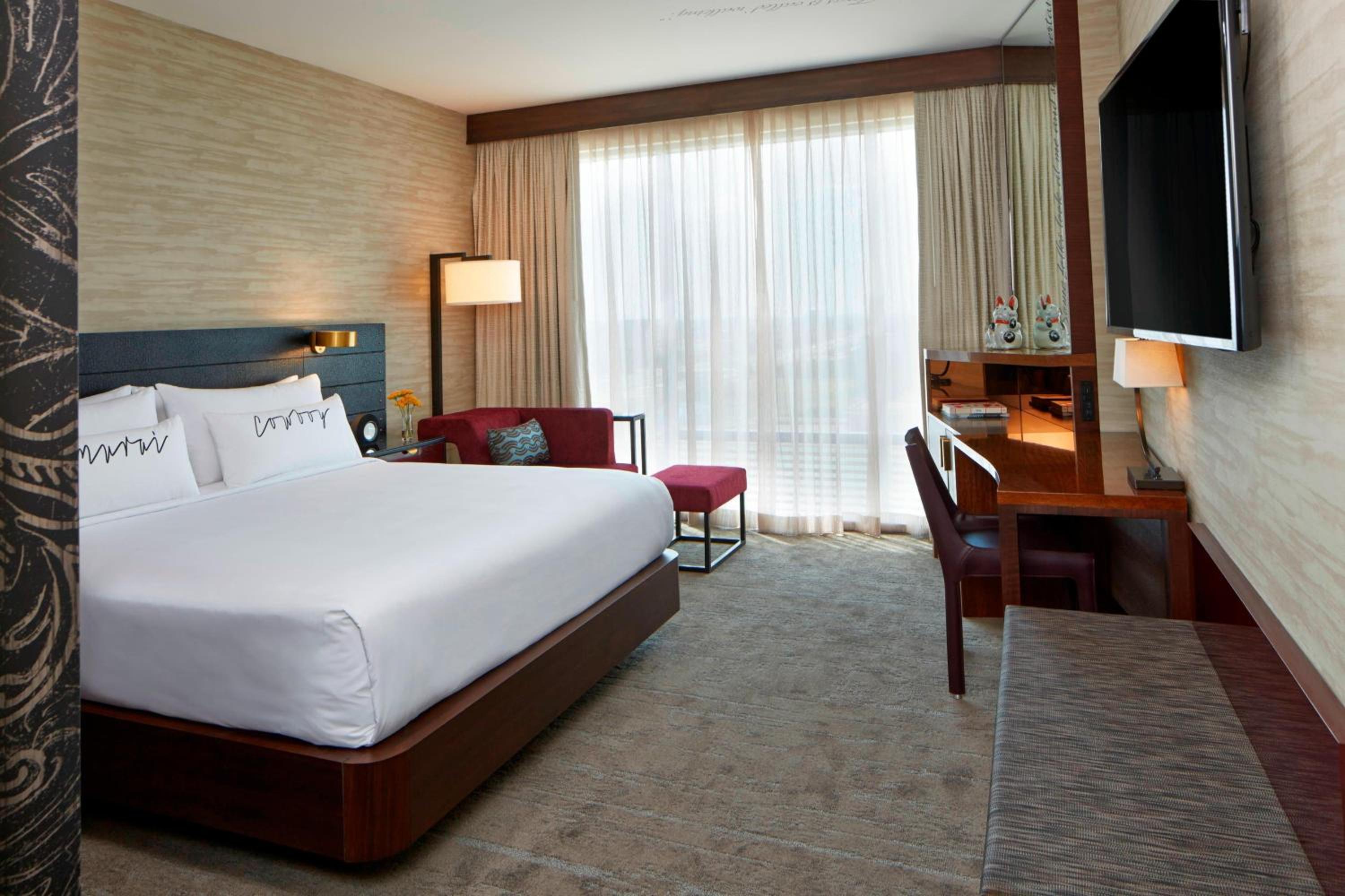 Deluxe King Room with Asian Style Bath