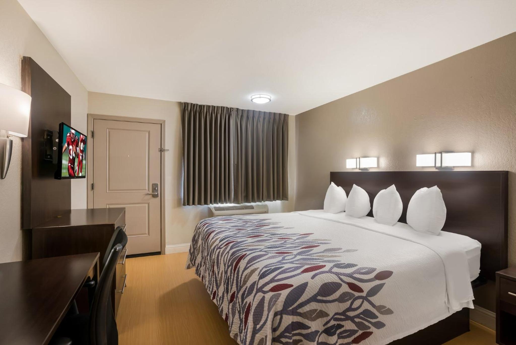 Deluxe Room with 1 King Bed/1 Queen Bed Non-Smoking