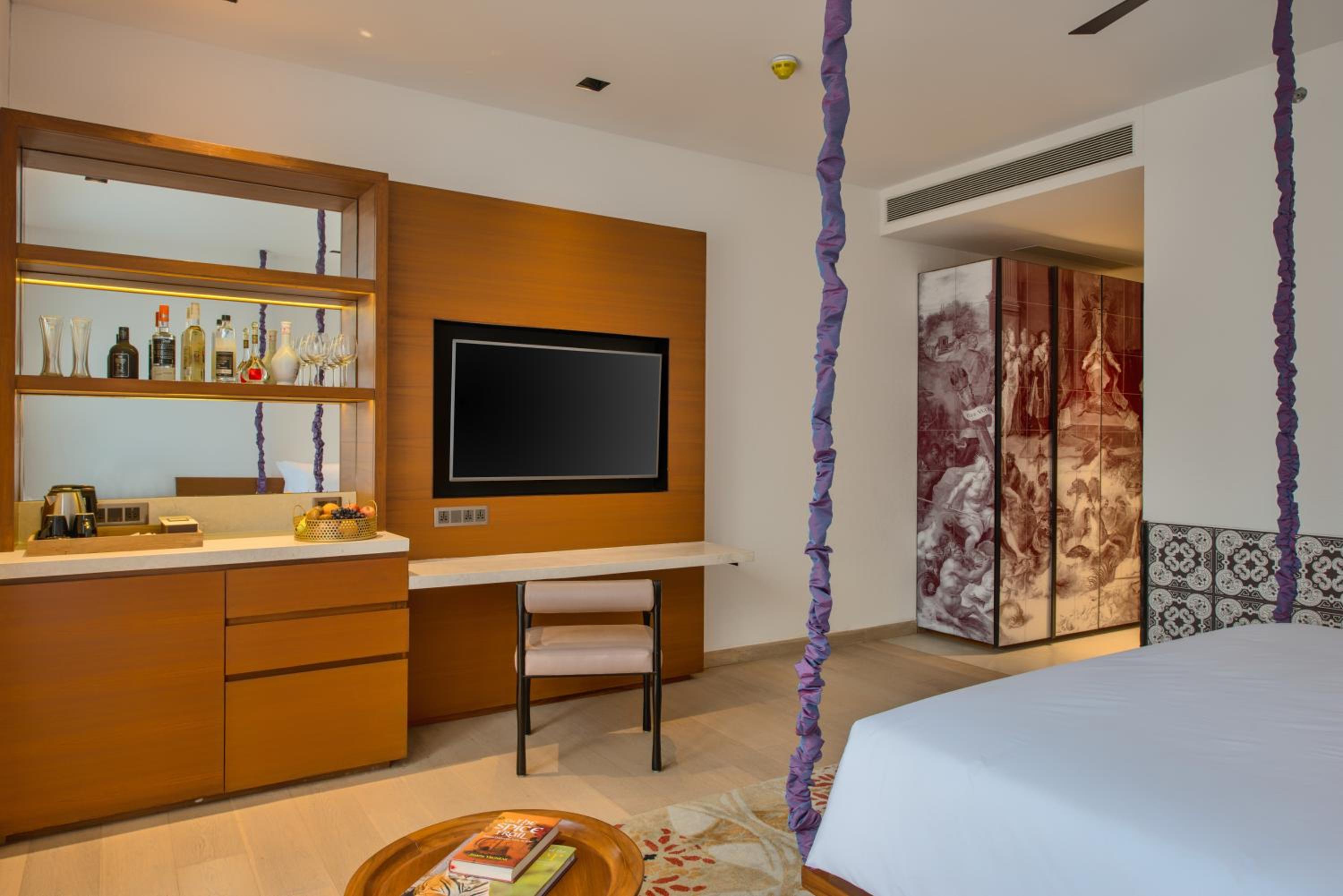 Deluxe Room King Bed - 20% discount on Spa & Laundry