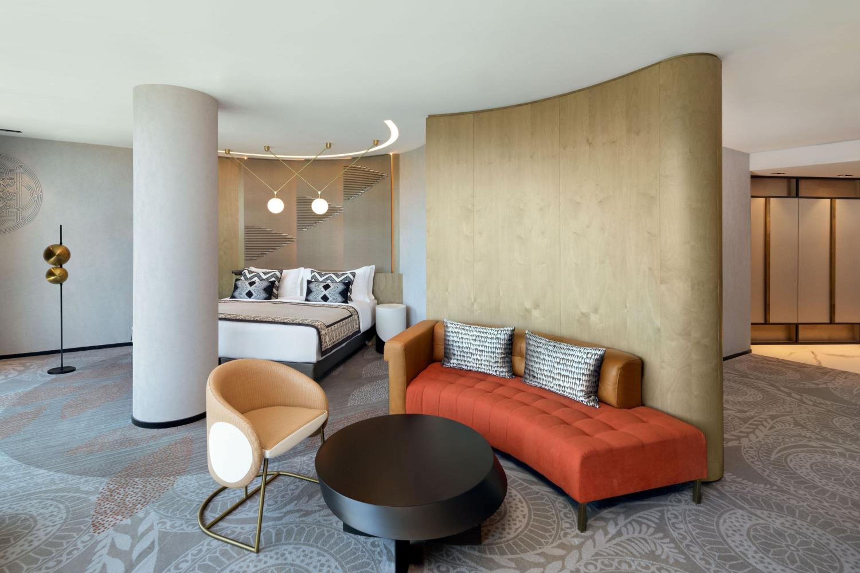 Club Suite - Executive Lounge Access