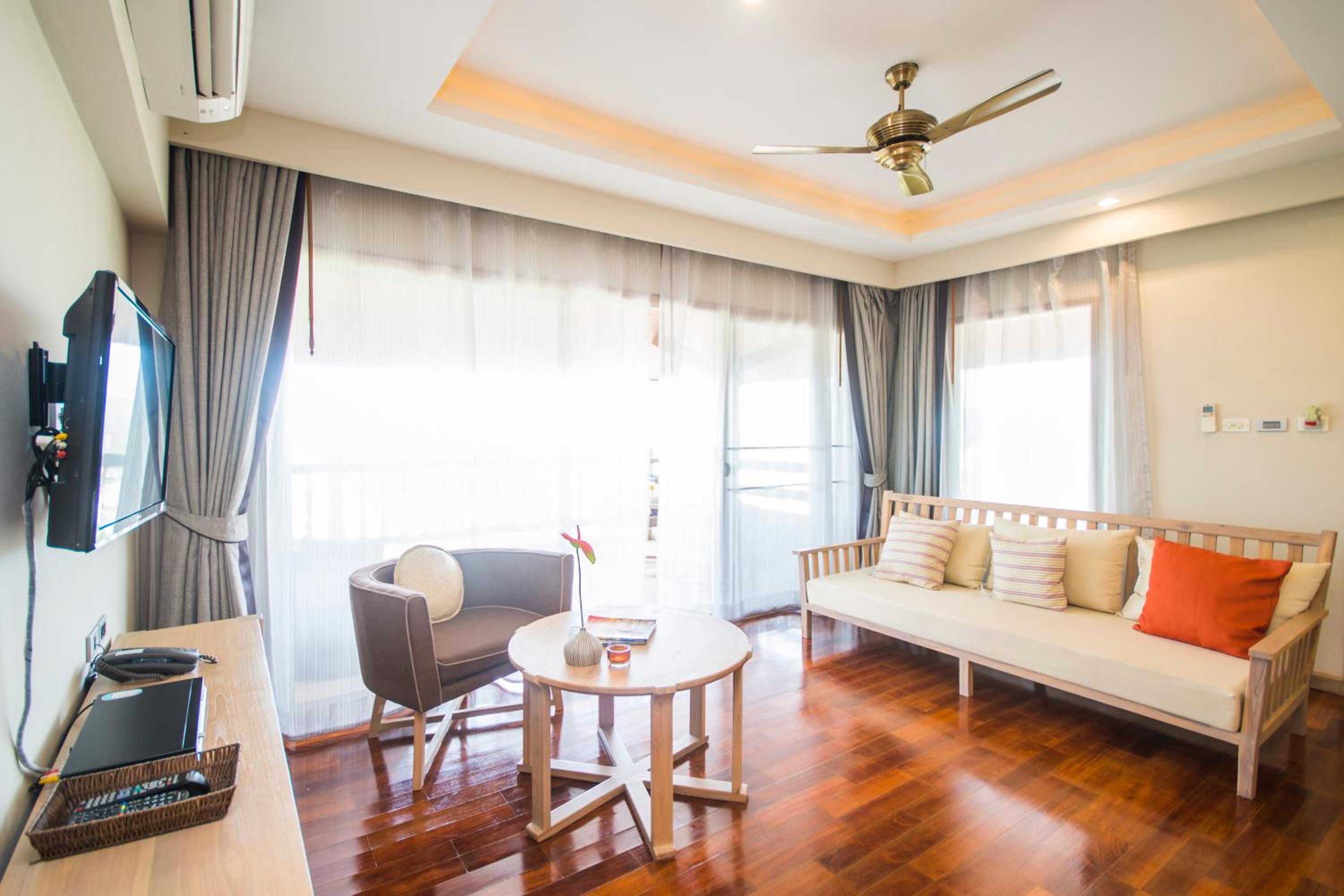 Grand Ocean Chalet Suite