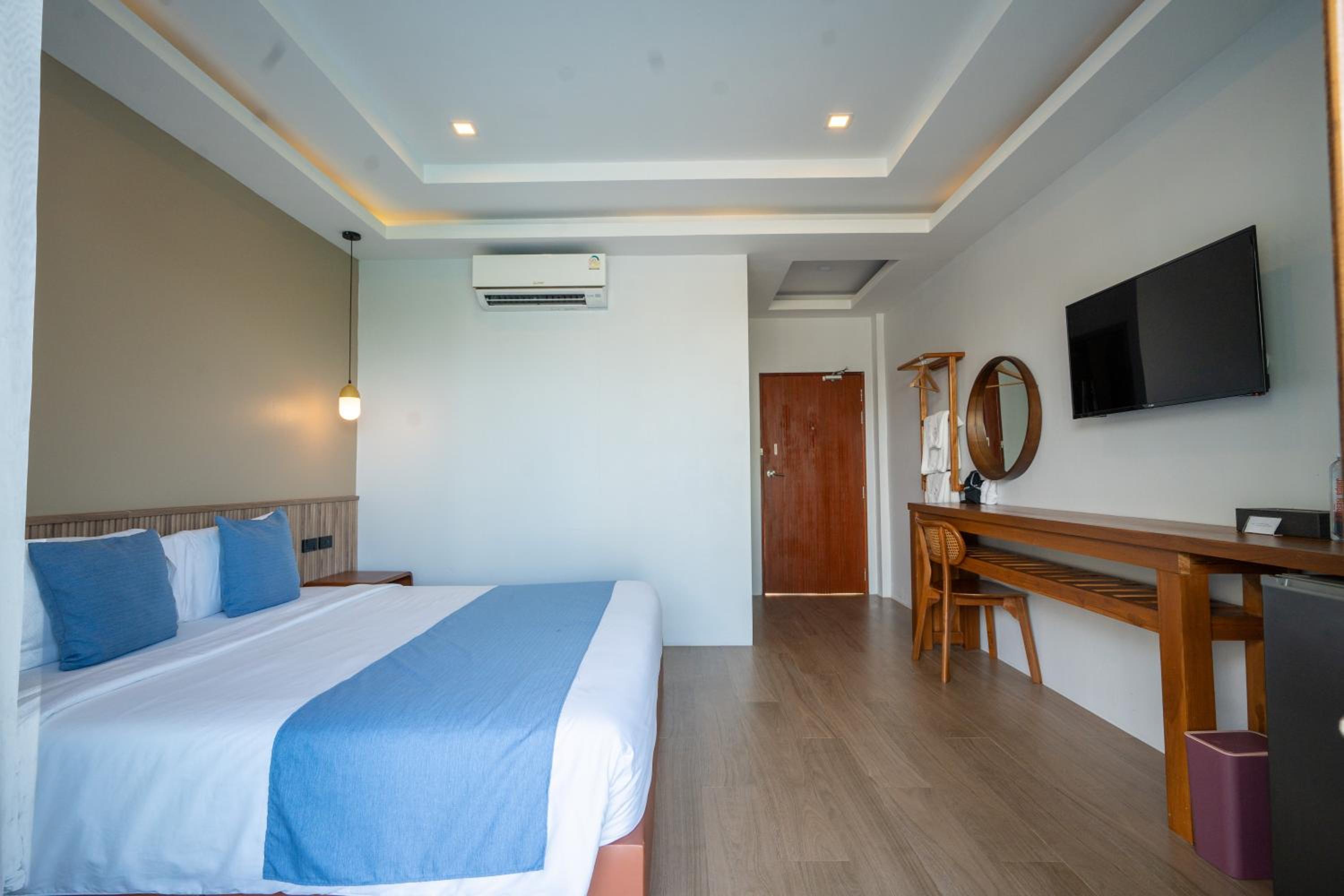 Deluxe Double Room with Pool Access