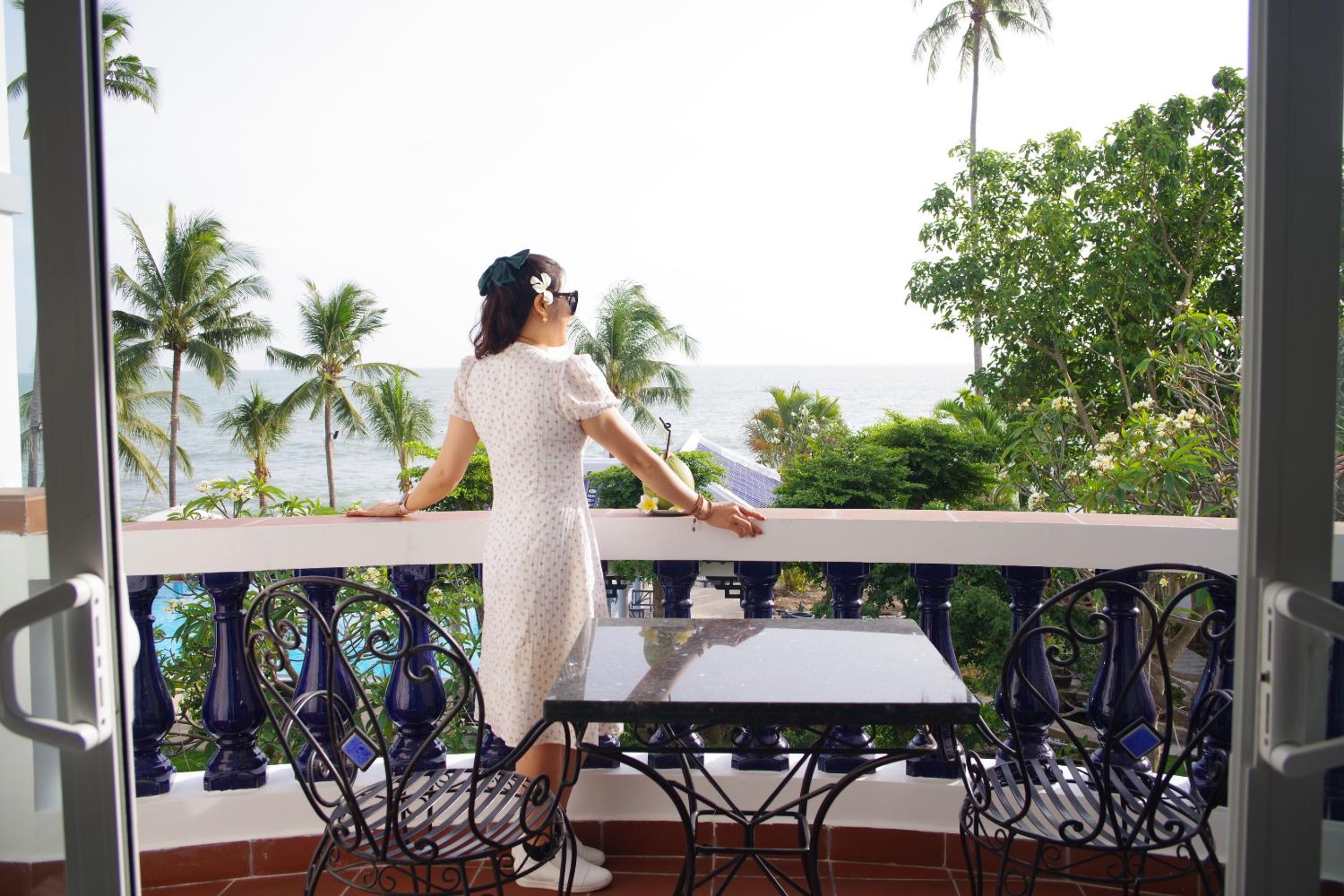 Deluxe Double or Twin Room with Sea View