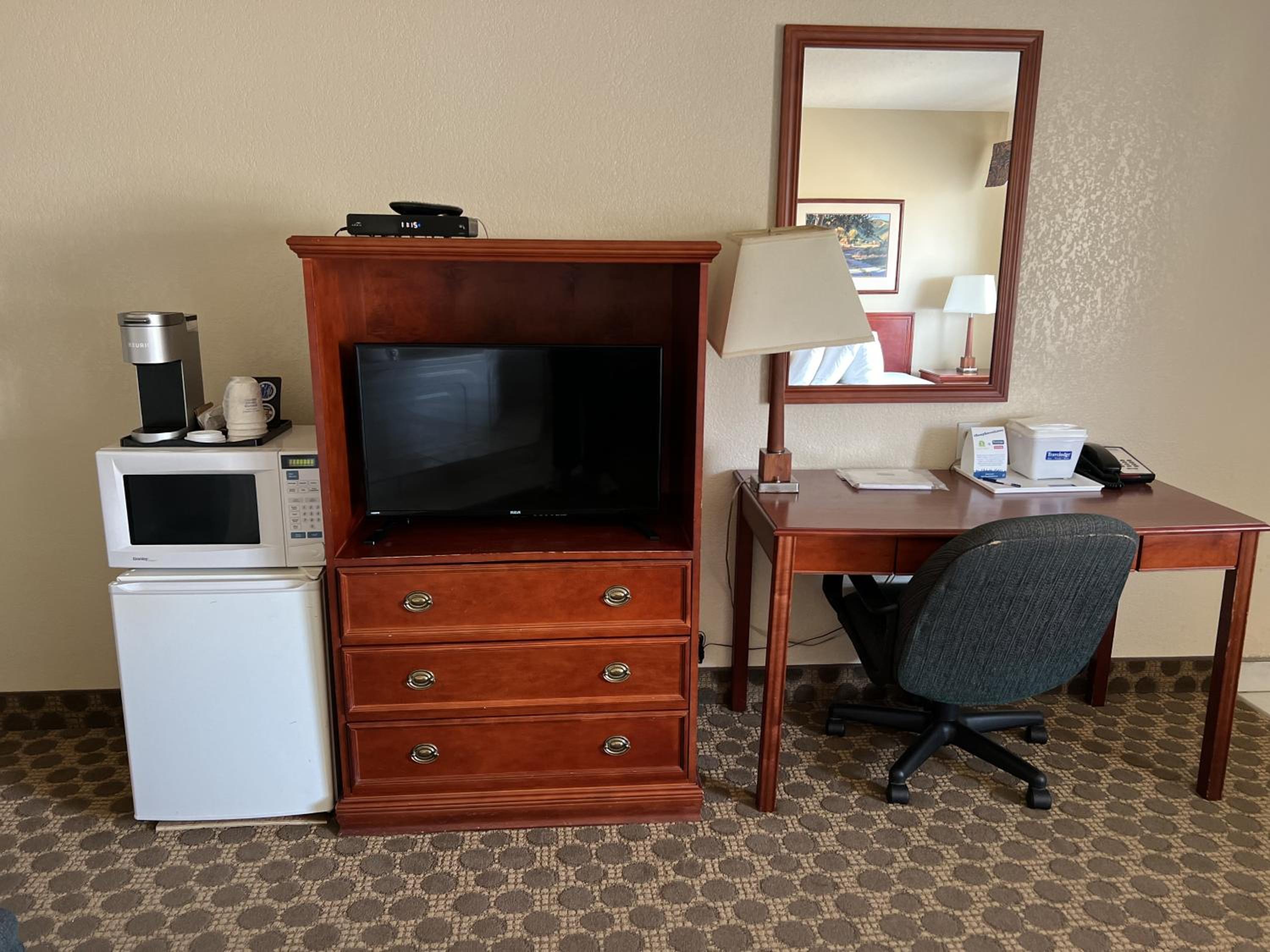 1 King Bed, Suite, Jetted Tub, Non-Smoking