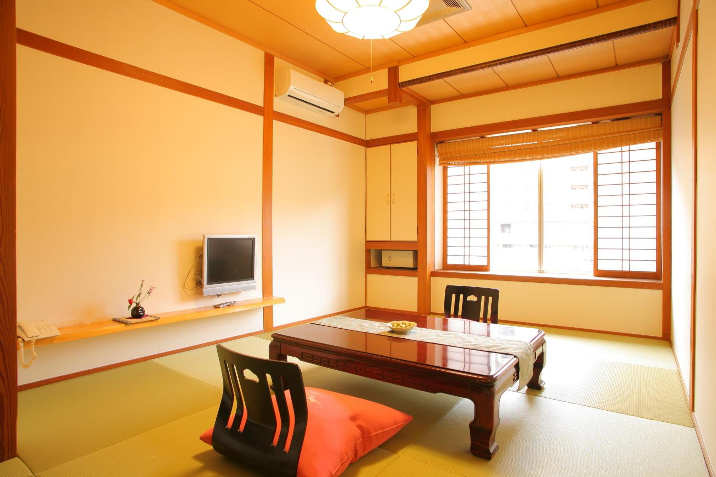 Japanese-Style Twin Room