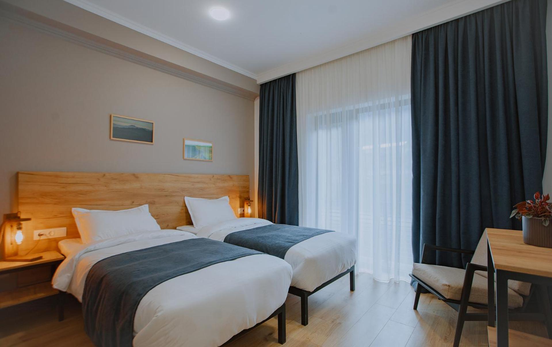 Twin Room with Back Mountain View