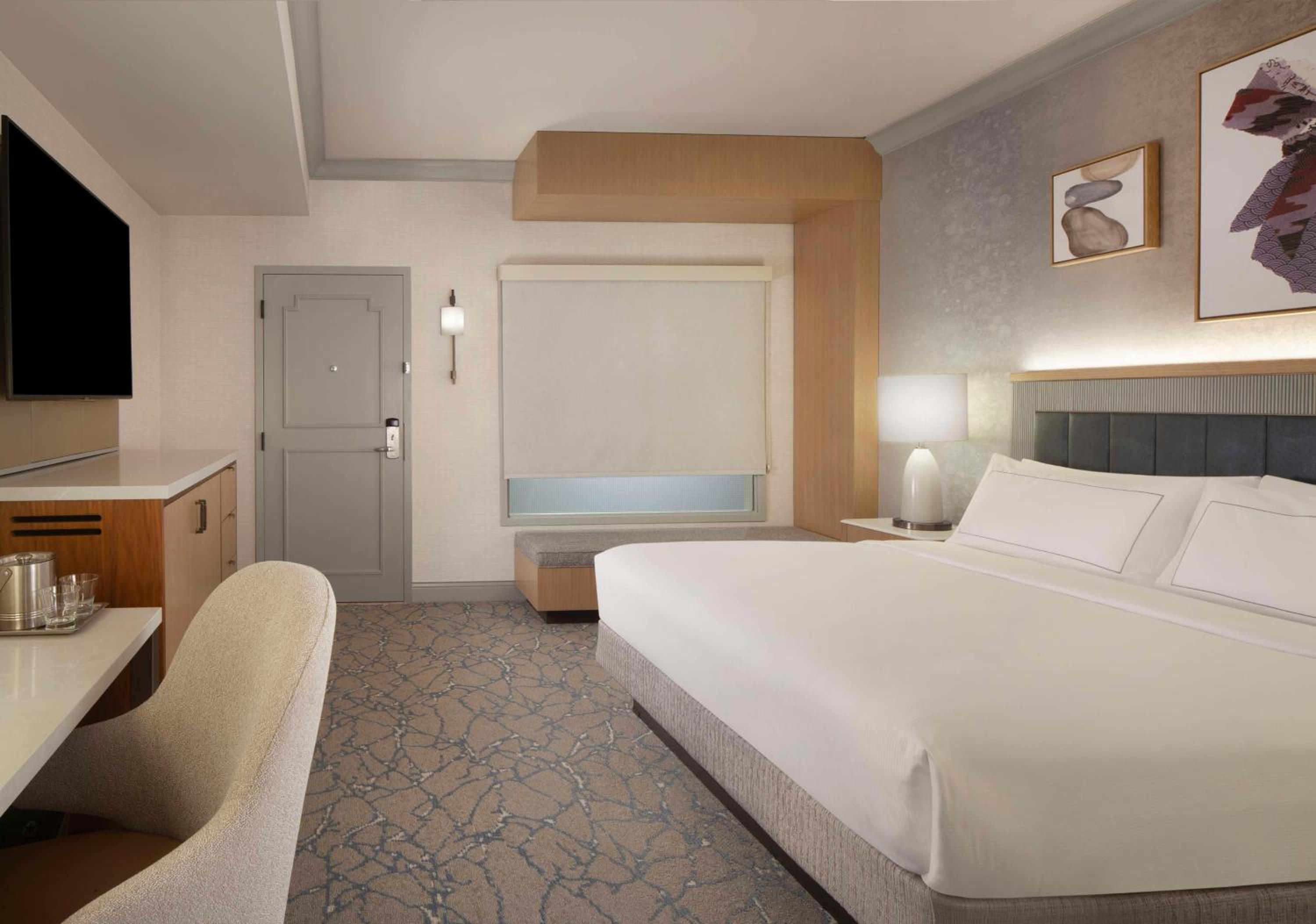 King Room with Jadewaters Tower Interior