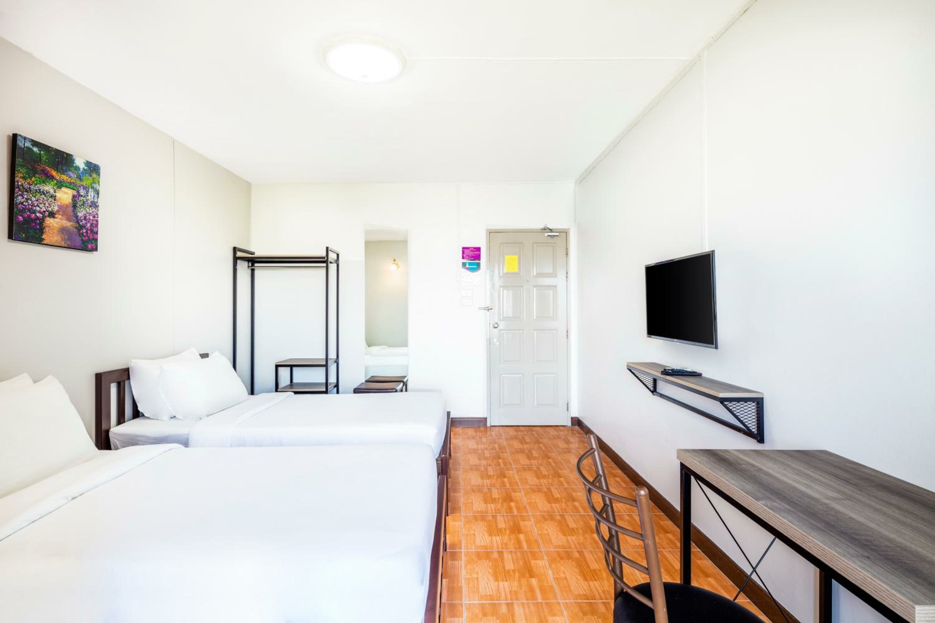 Standard Twin Room - No Parking