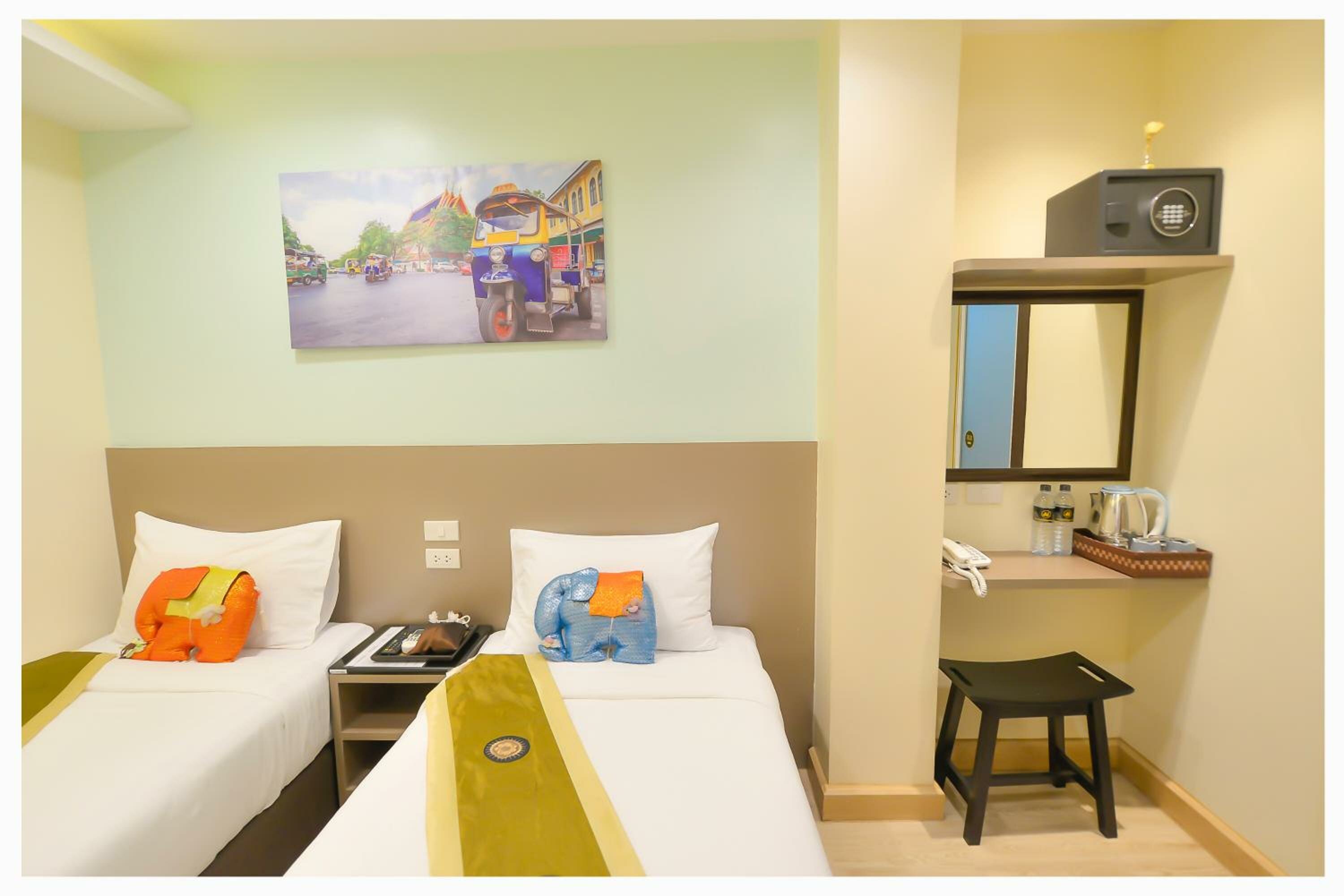 Standard Twin Room