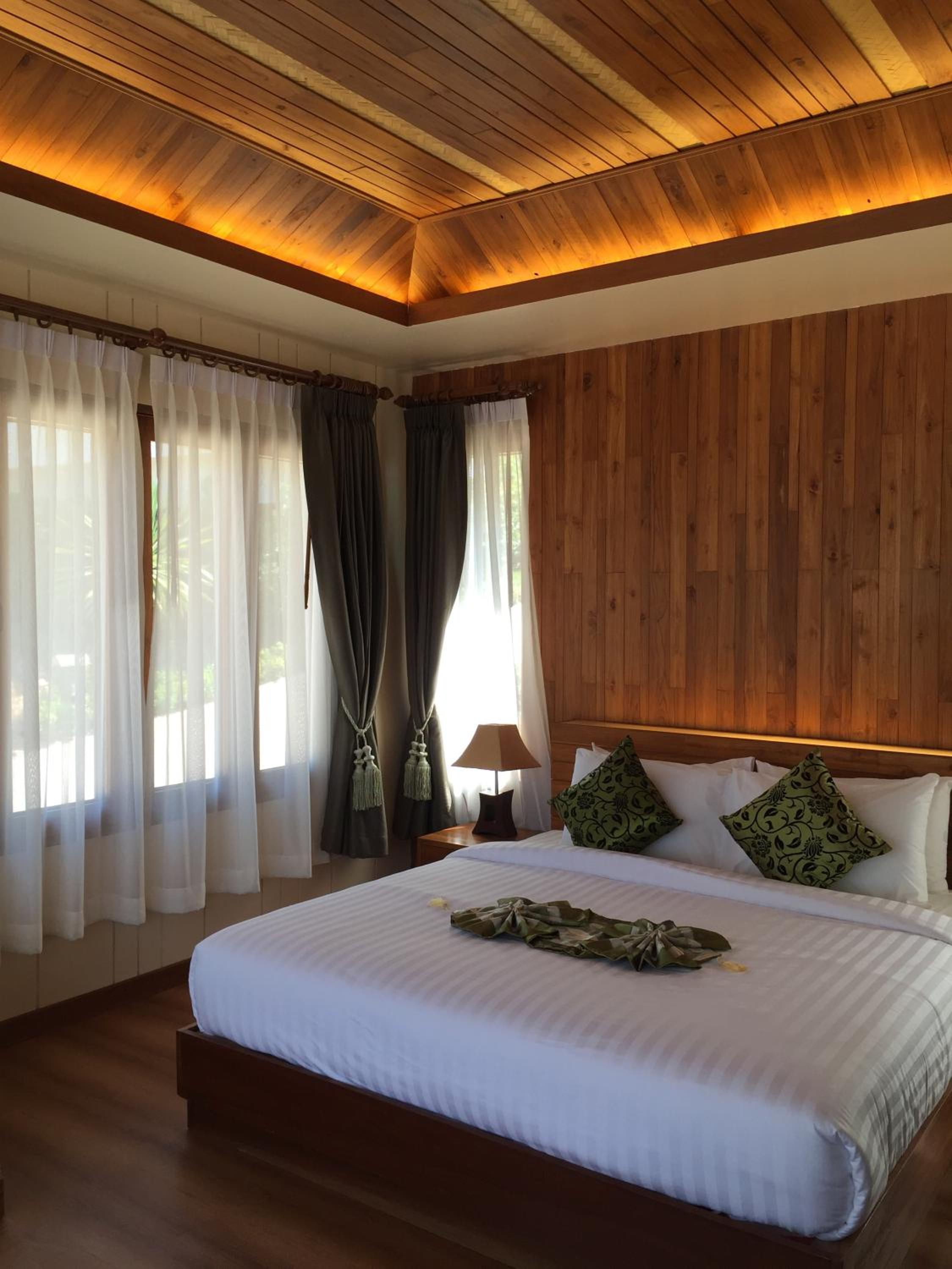 Deluxe Sea View with Spa Bath