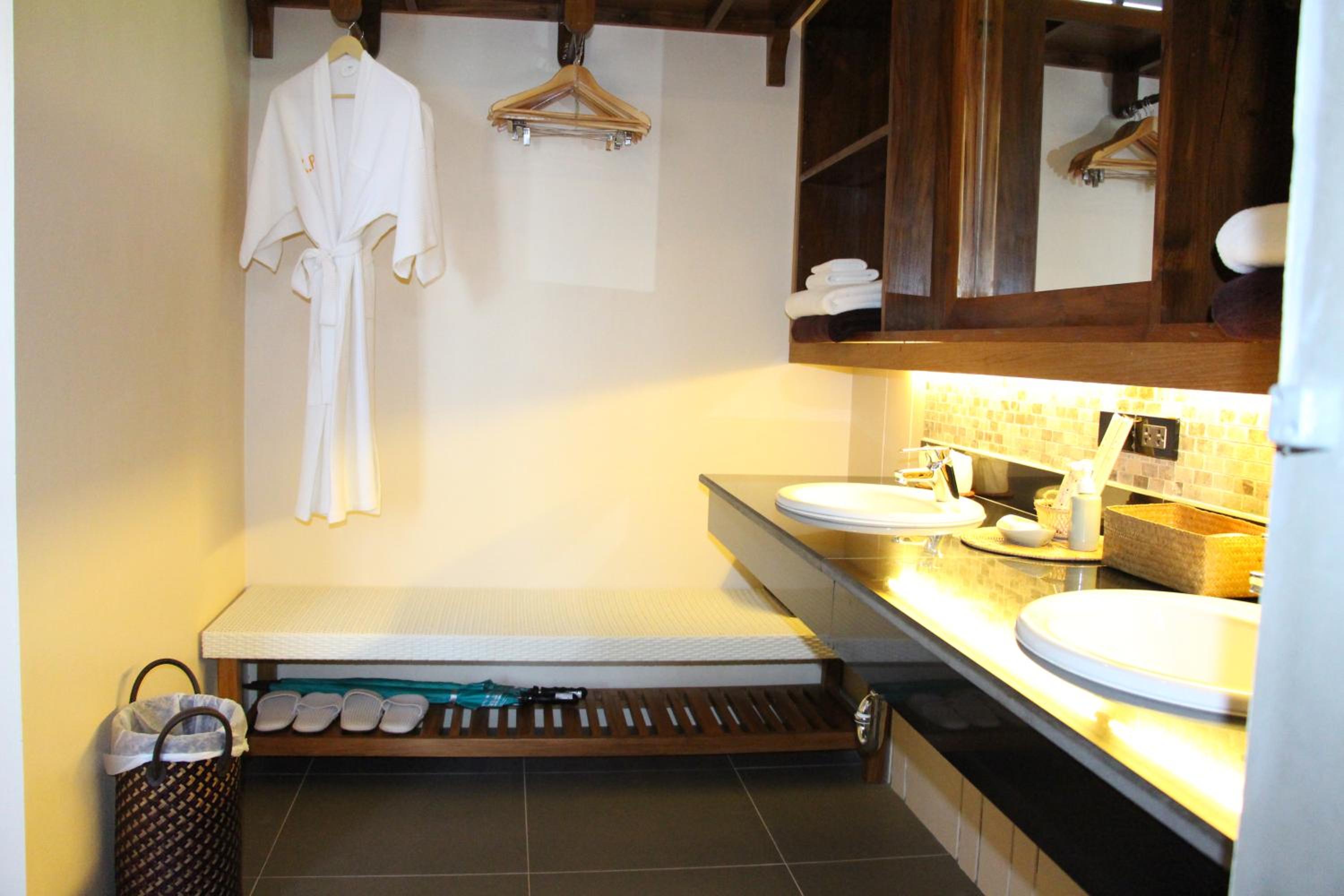 Deluxe Sea View with Spa Bath