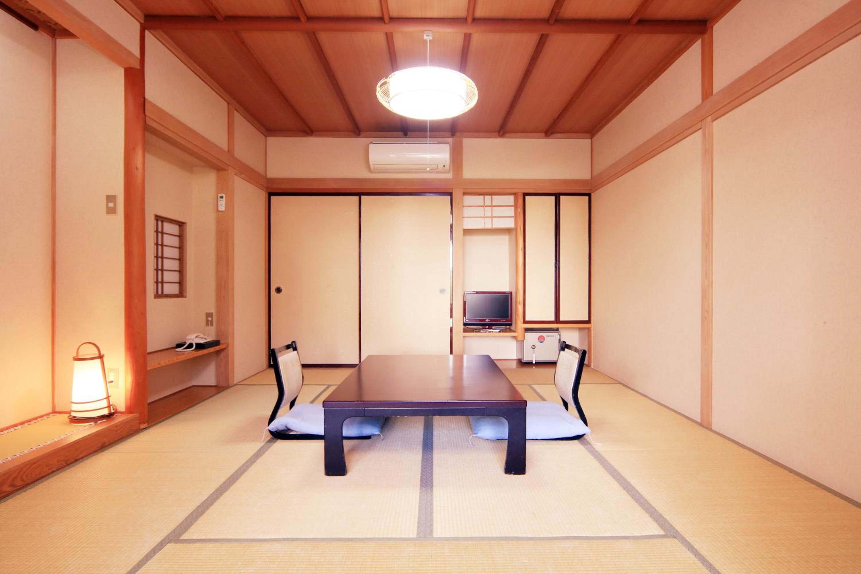 Family Room with Garden View