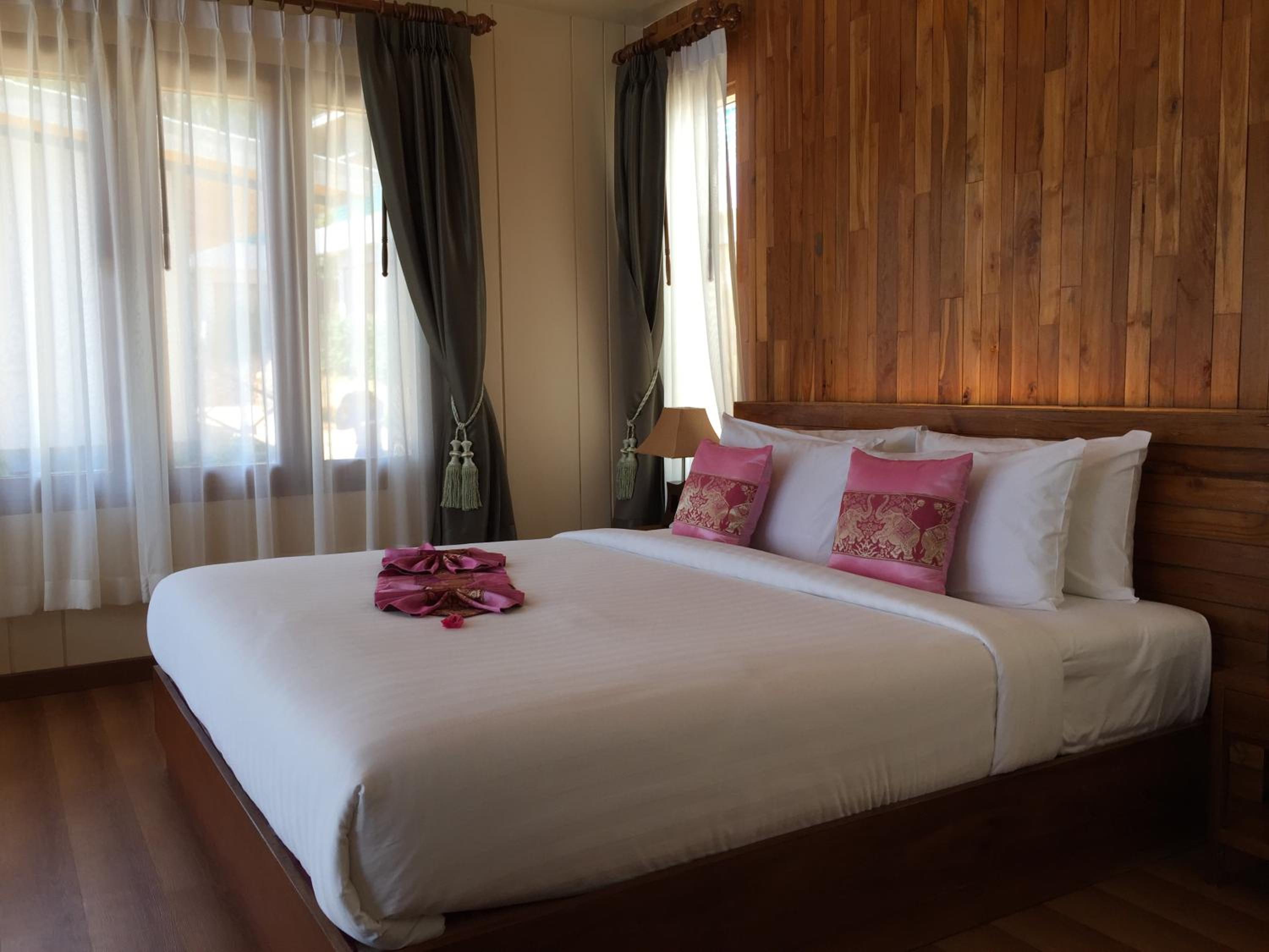 Deluxe Pool Villa with Ocean View