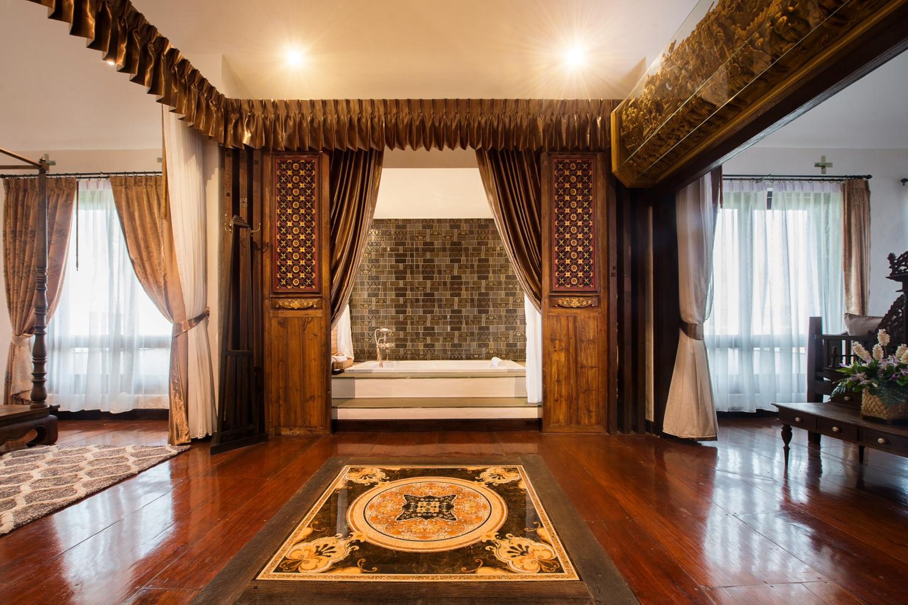 Royal Suite with Jacuzzi