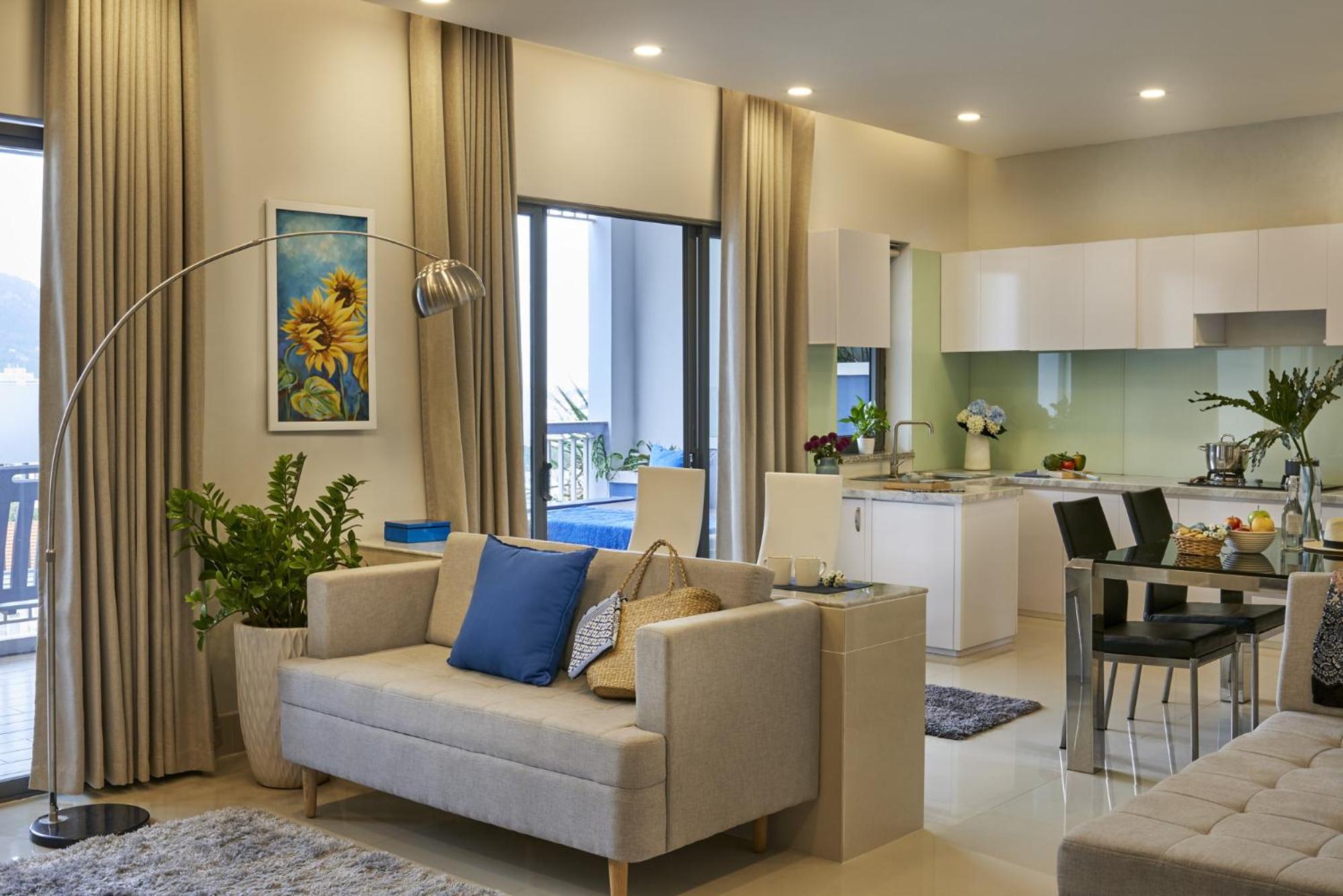 Royal Suite with Hill View