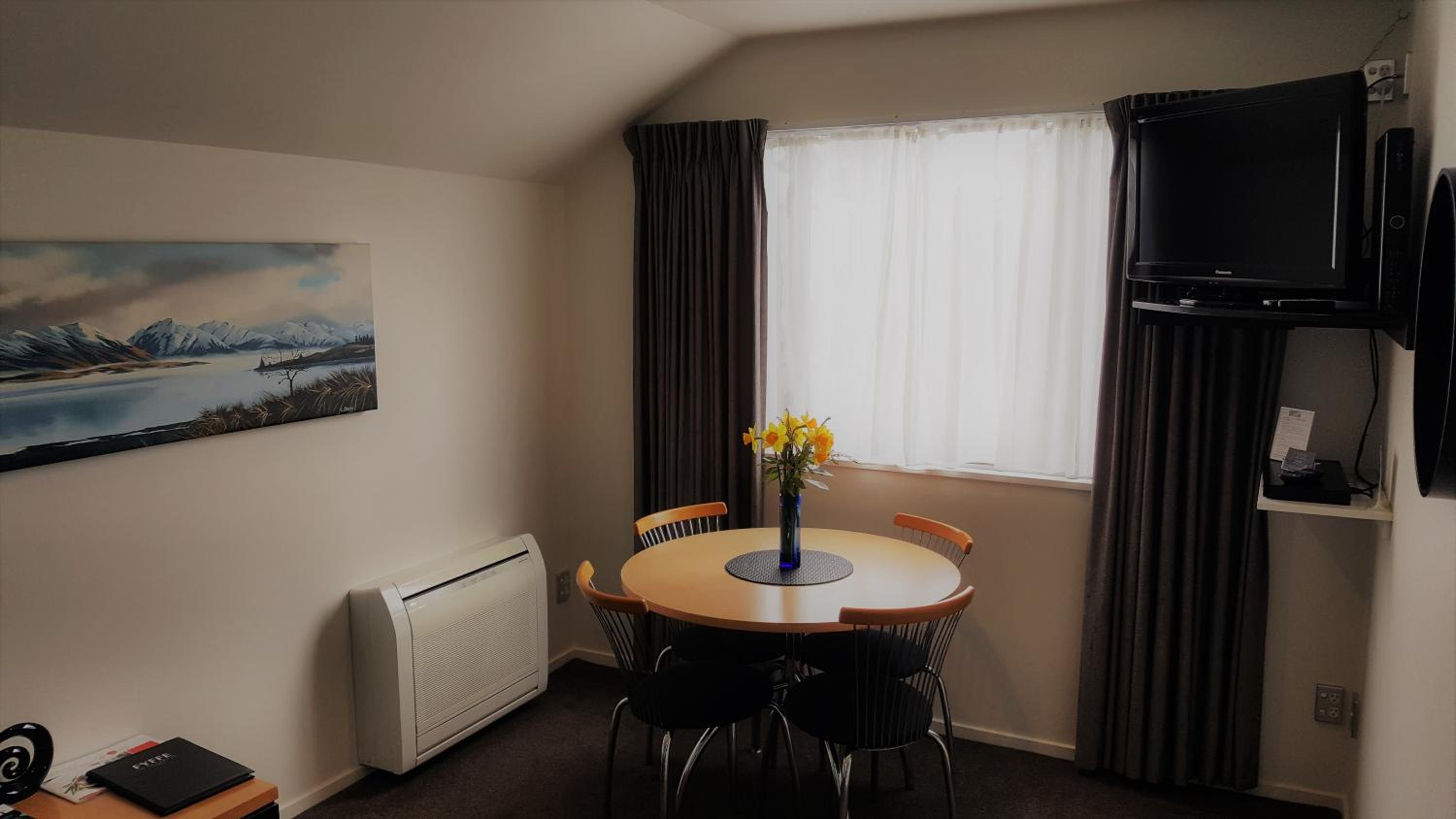 One-Bedroom Suite with Spa Bath