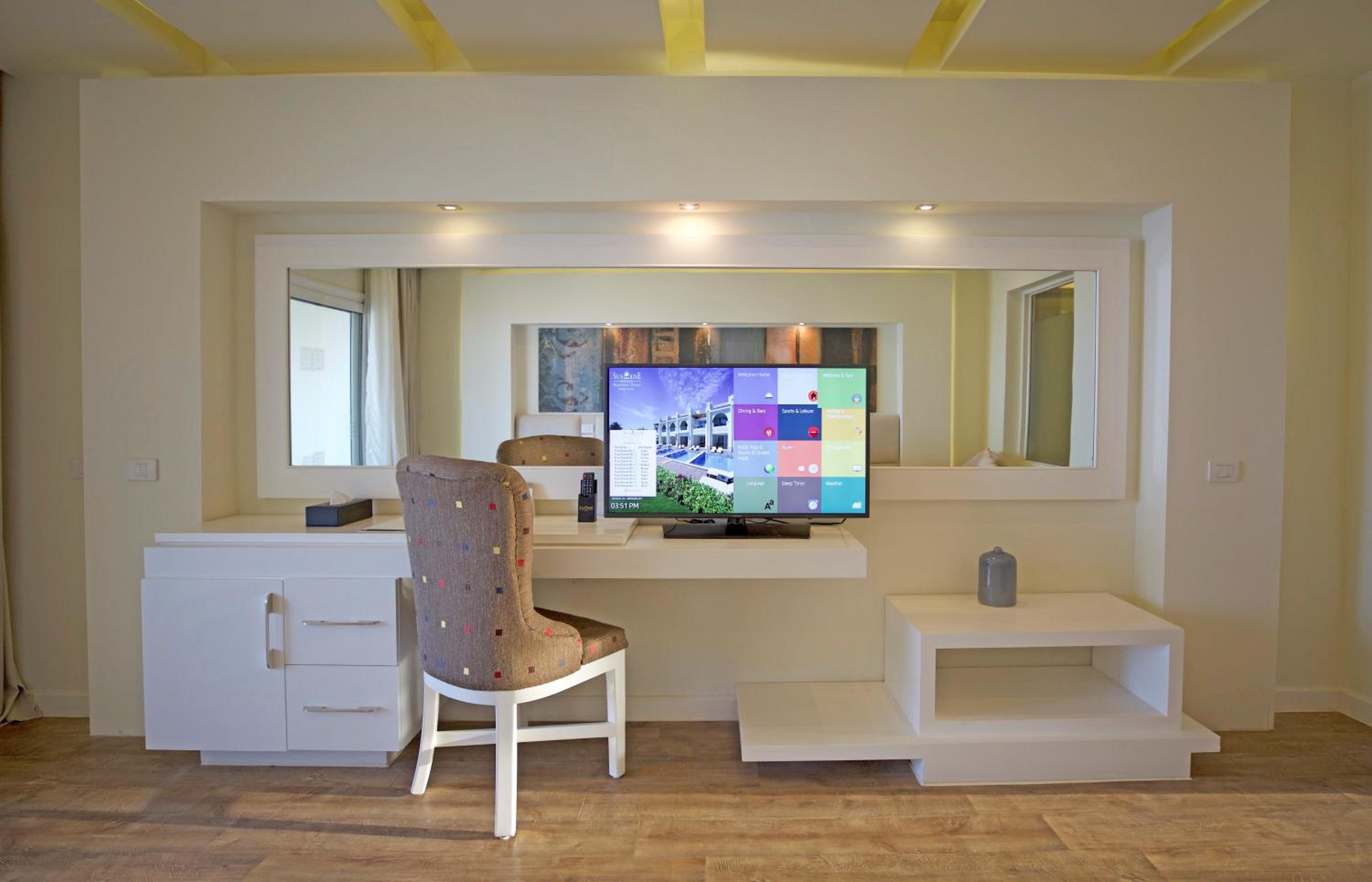 Deluxe Suite- Posh Club