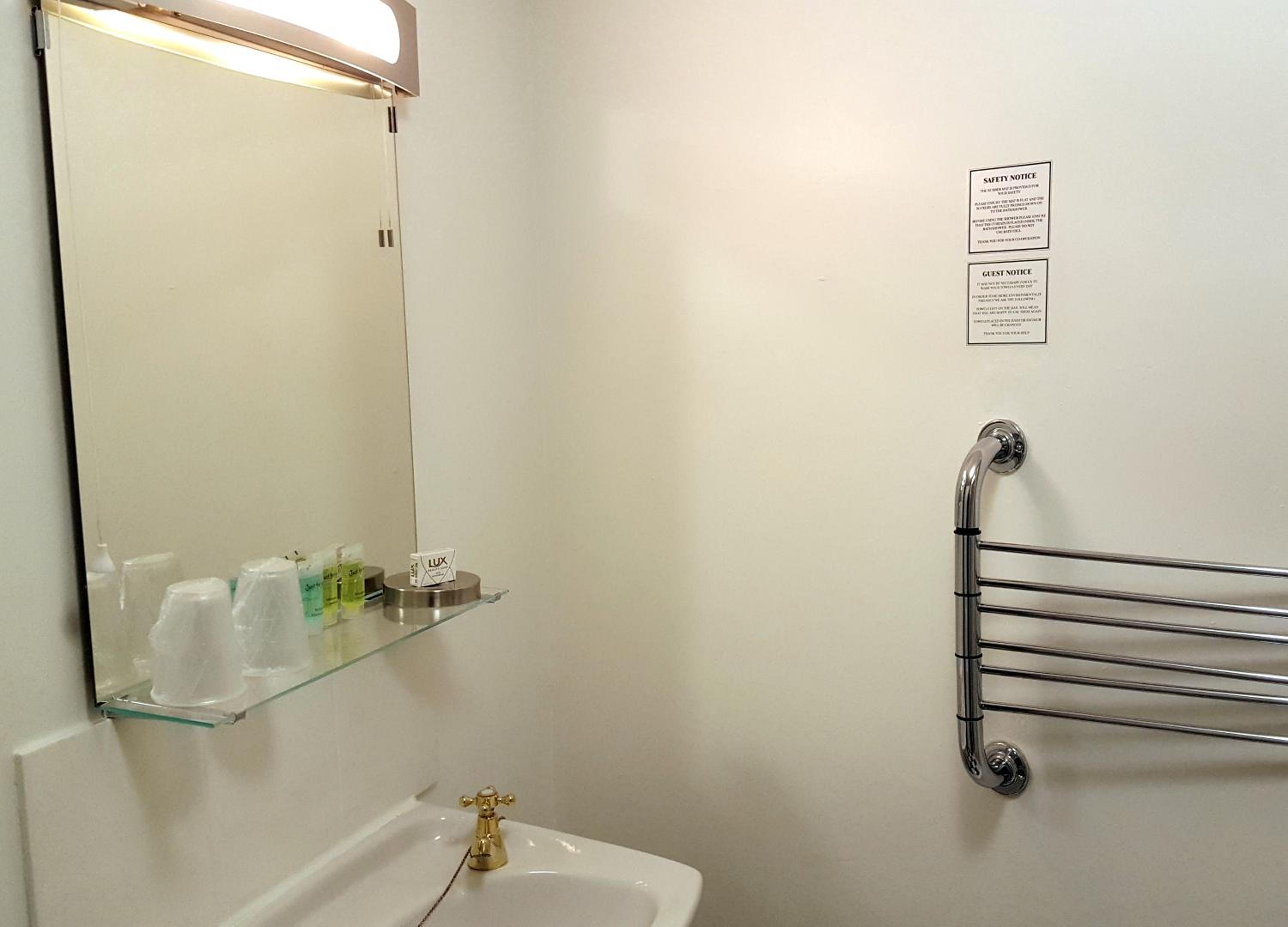 Deluxe Double Room with Ensuite Bathroom