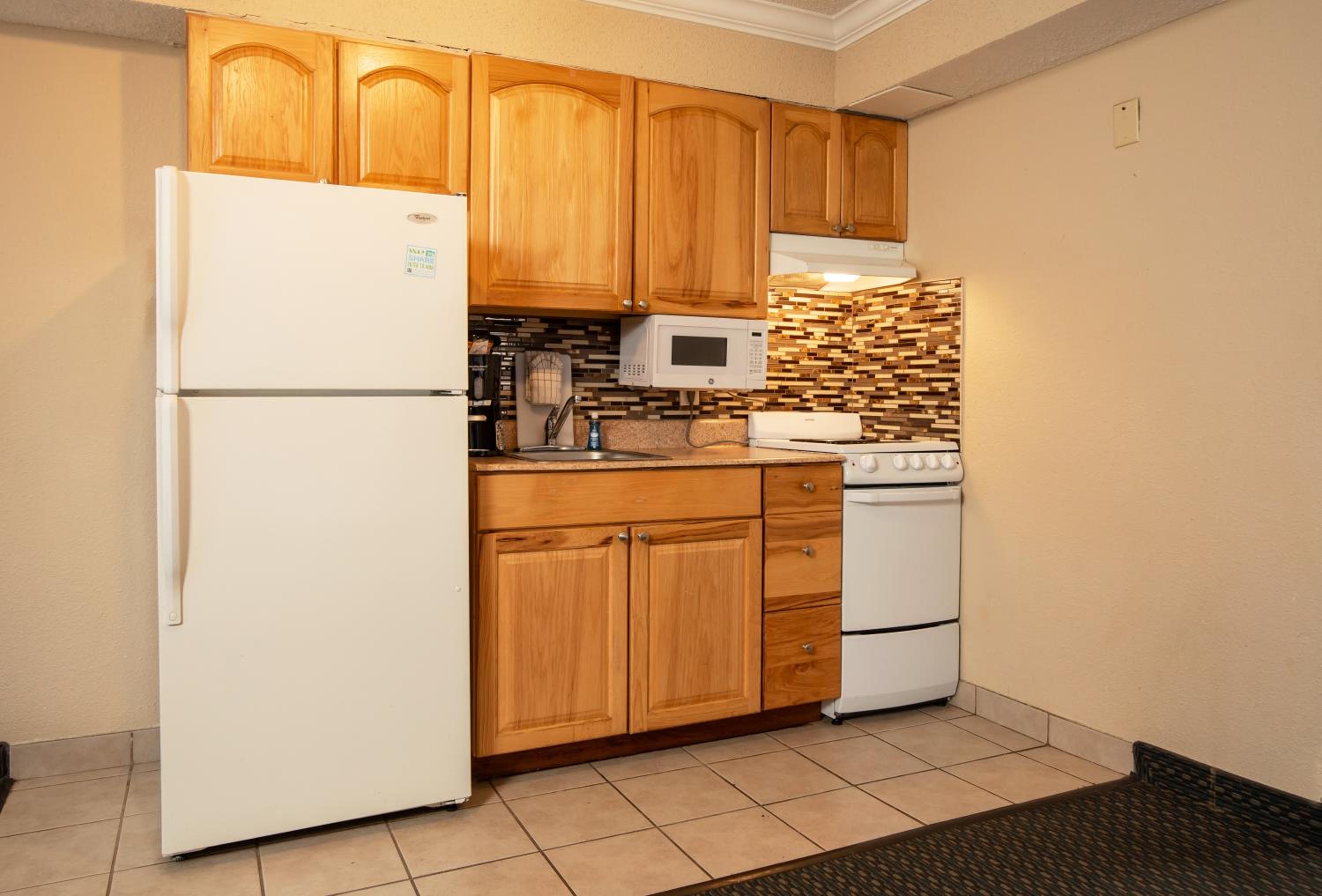 Deluxe Two-Room Suite