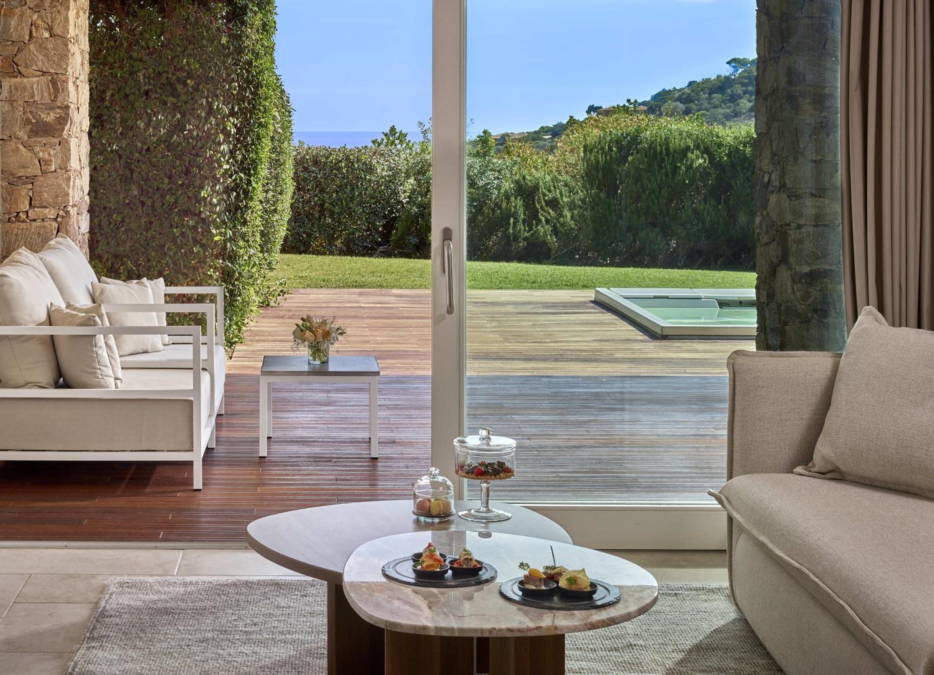 Junior King Suite with Garden and Hot Tub