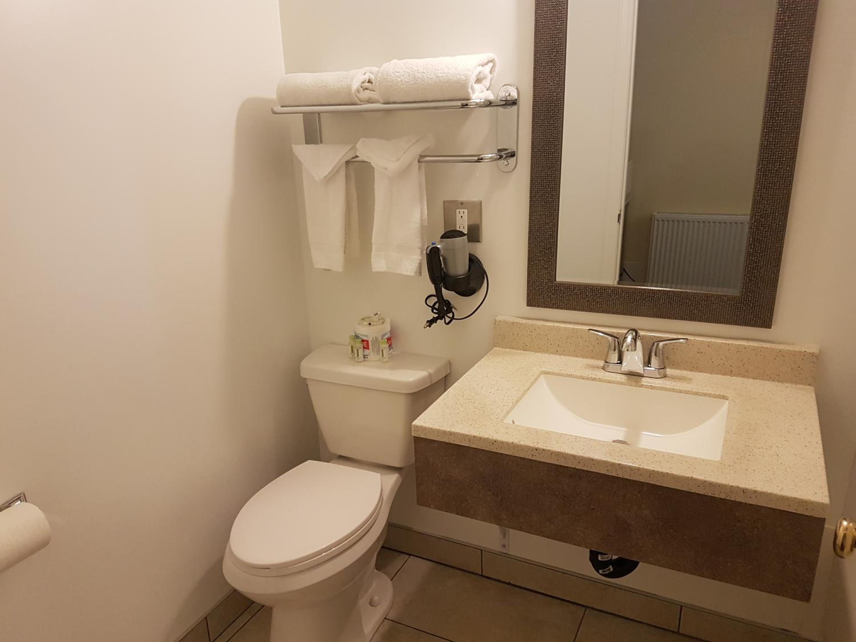 Queen Room with Two Queen Beds-Lower Level (Basement)