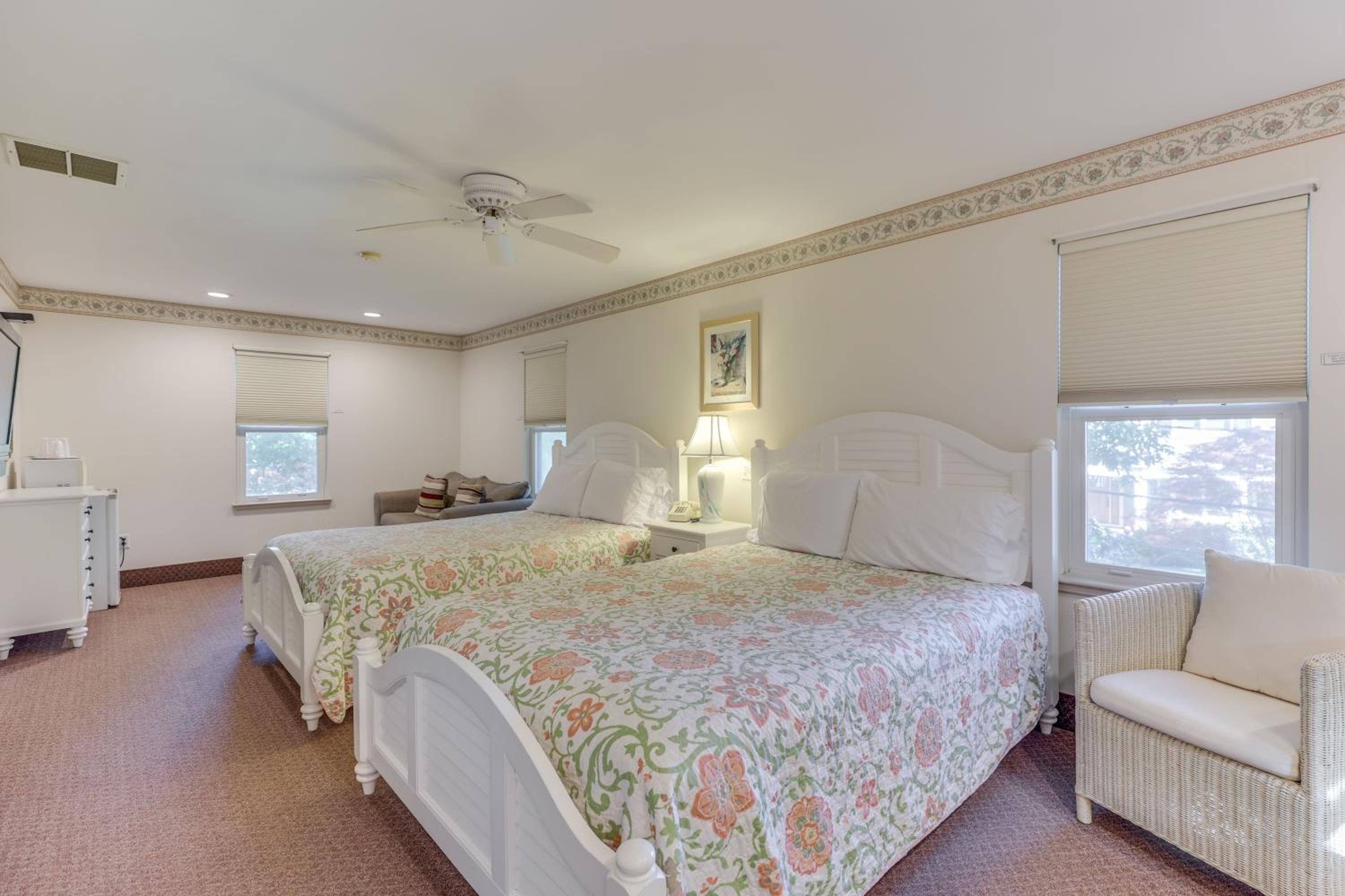 Deluxe Queen Room