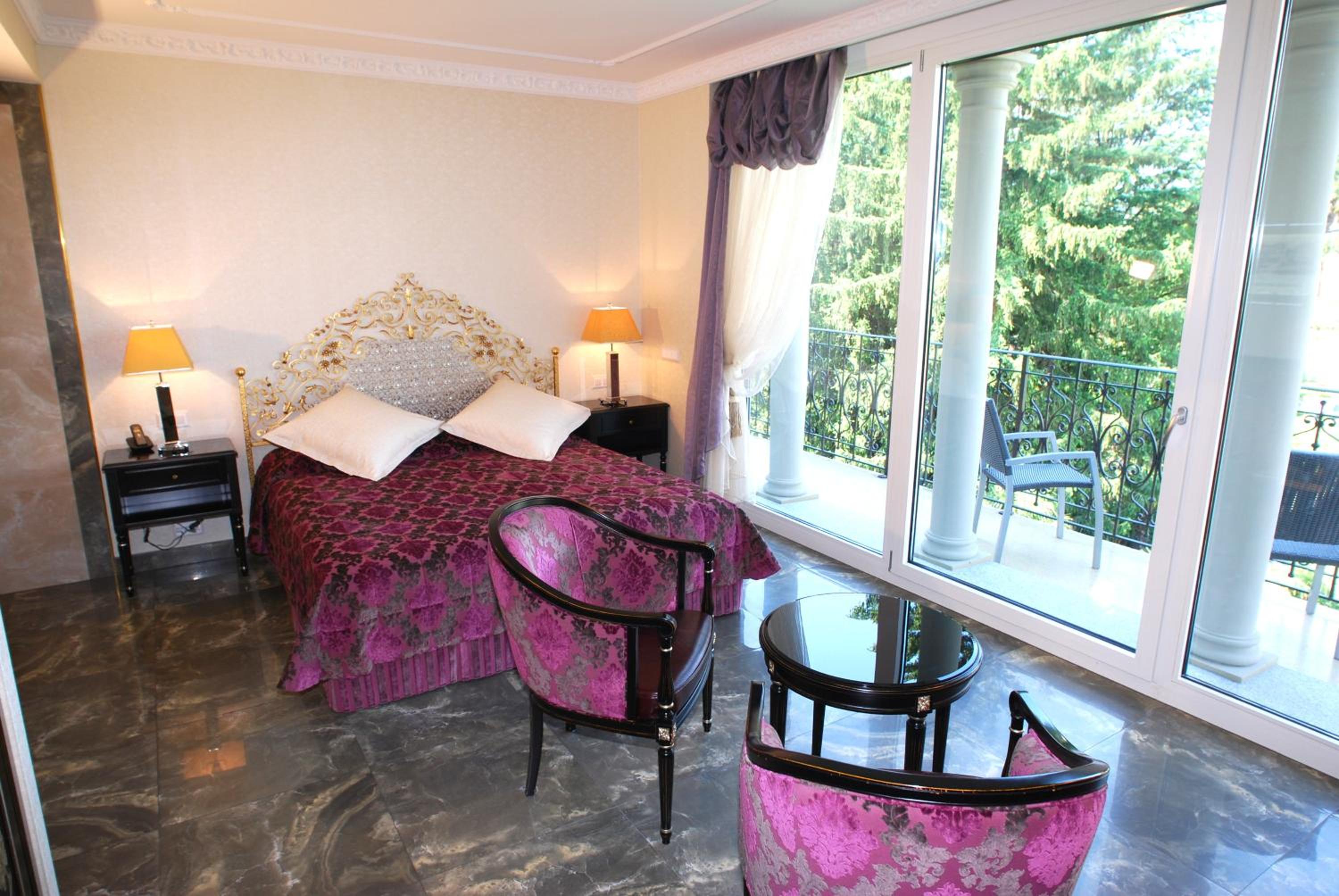 Privilege Twin Room with Park View