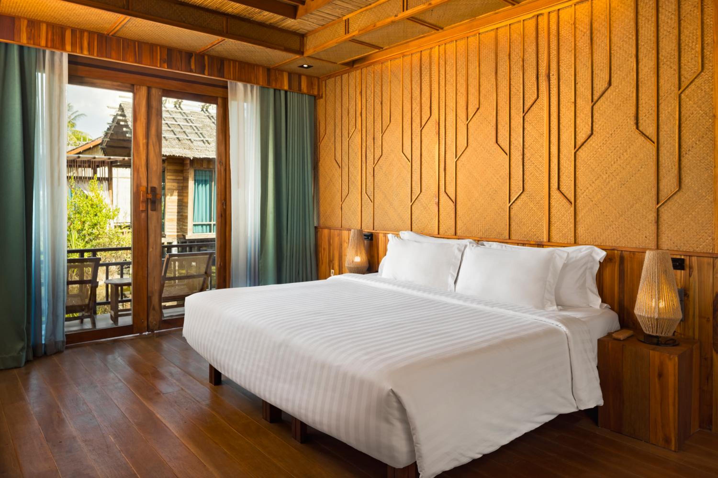 Lagoon Grand Deluxe Double- Free Schedule Shuttle to Ao Nang Beach/ Railay Beach