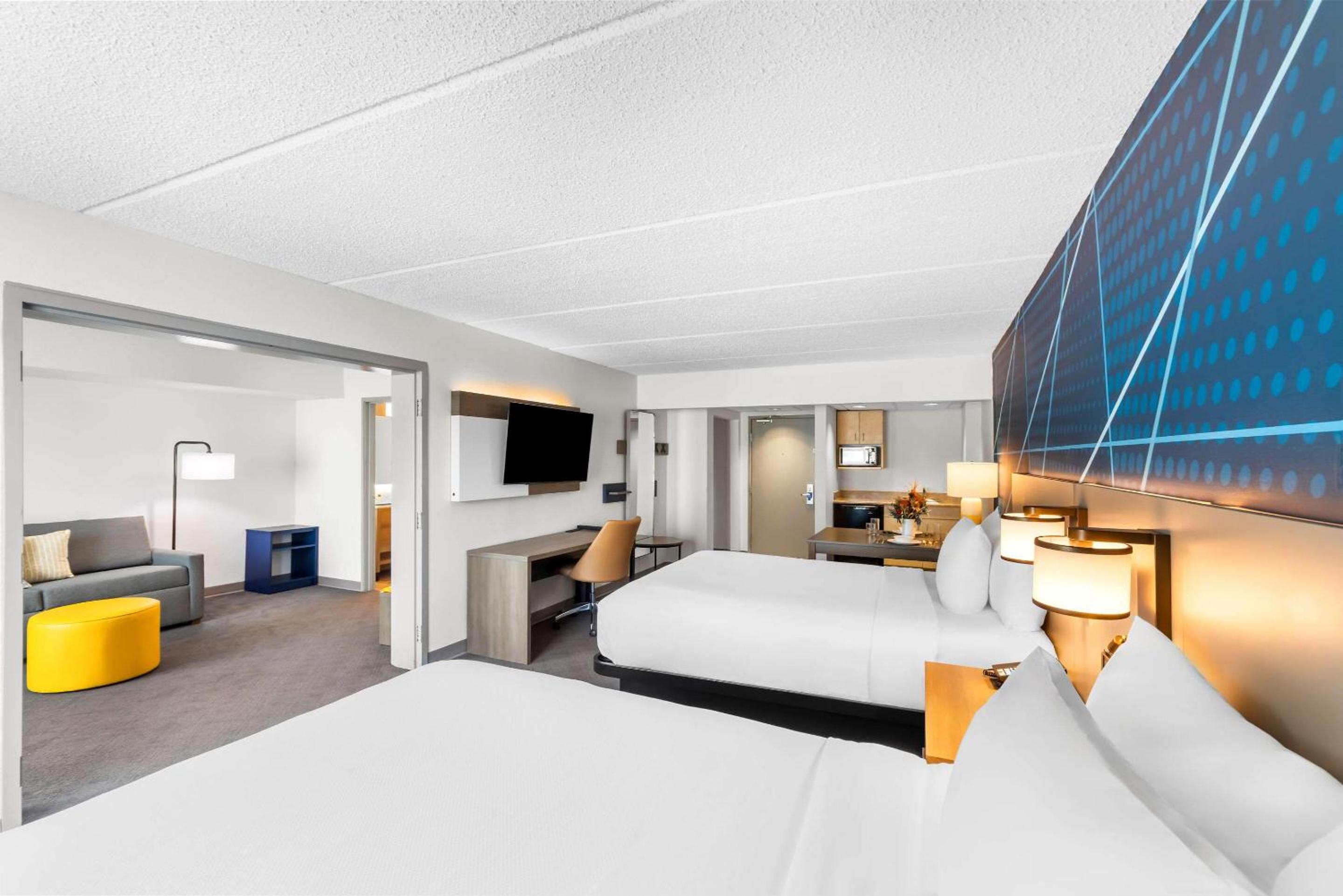 Queen Suite with Two Queen Beds - Non-Smoking